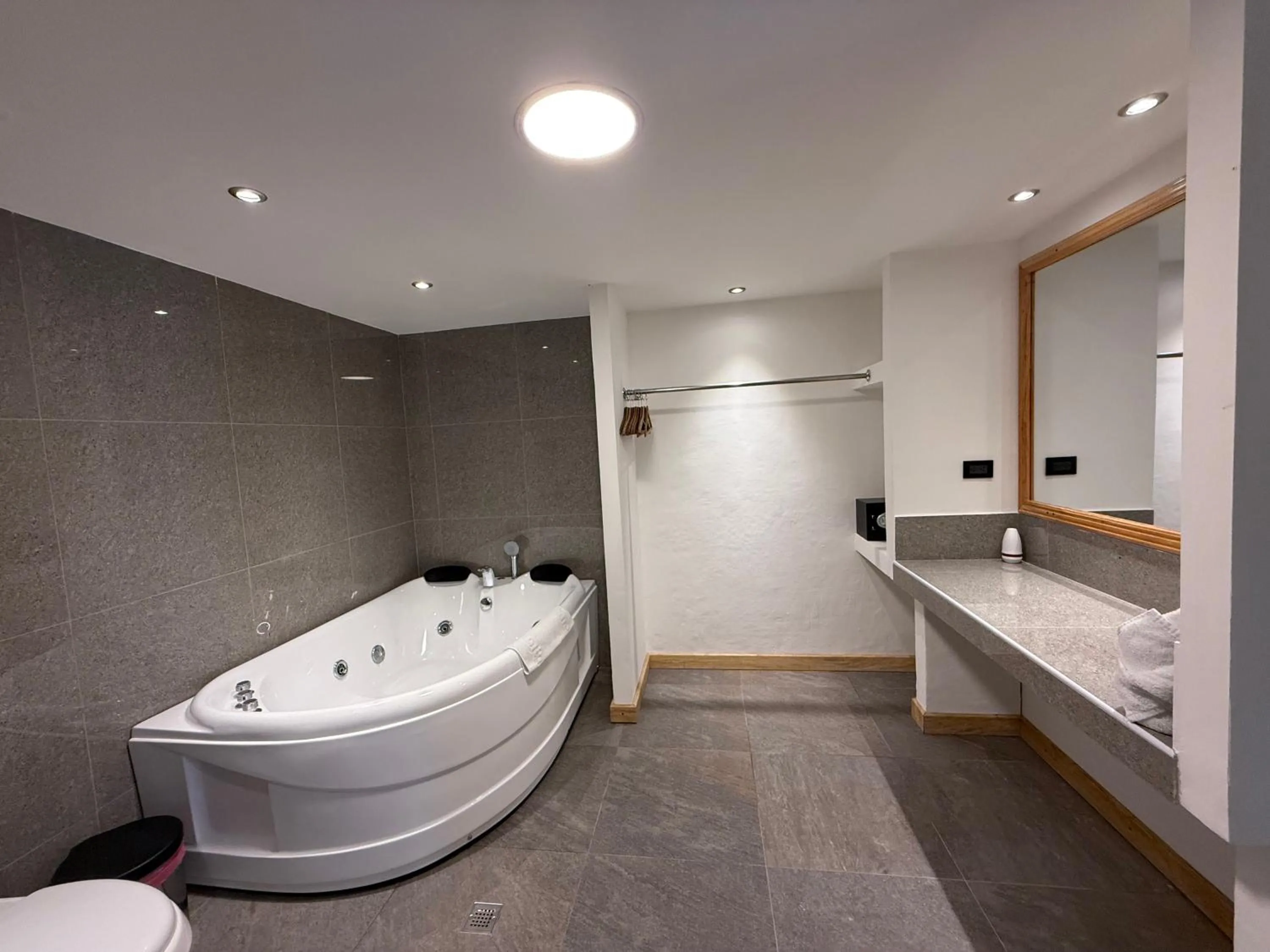 Hot Tub in HOTEL TESORO BEACH