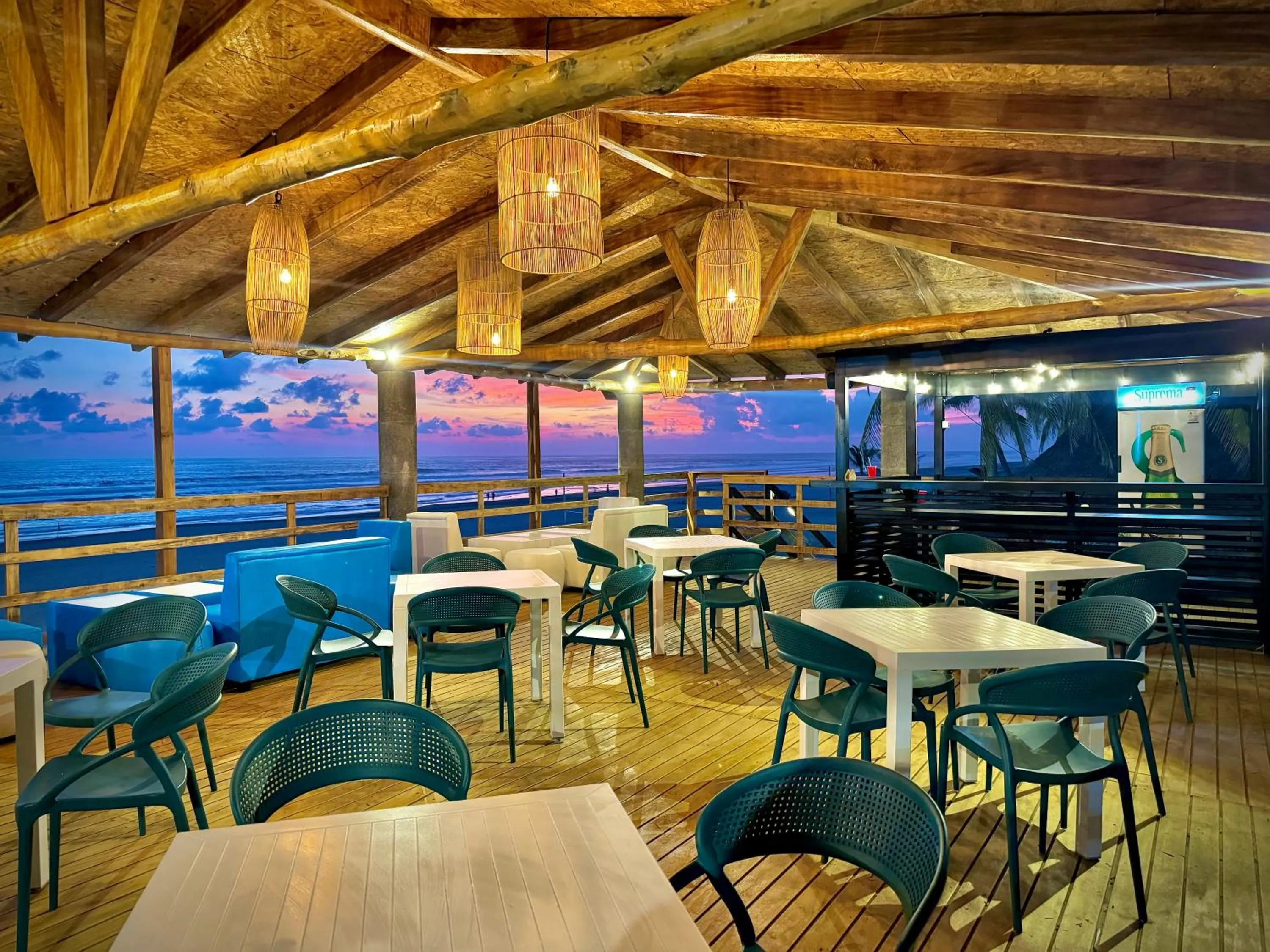 Restaurant/places to eat in HOTEL TESORO BEACH