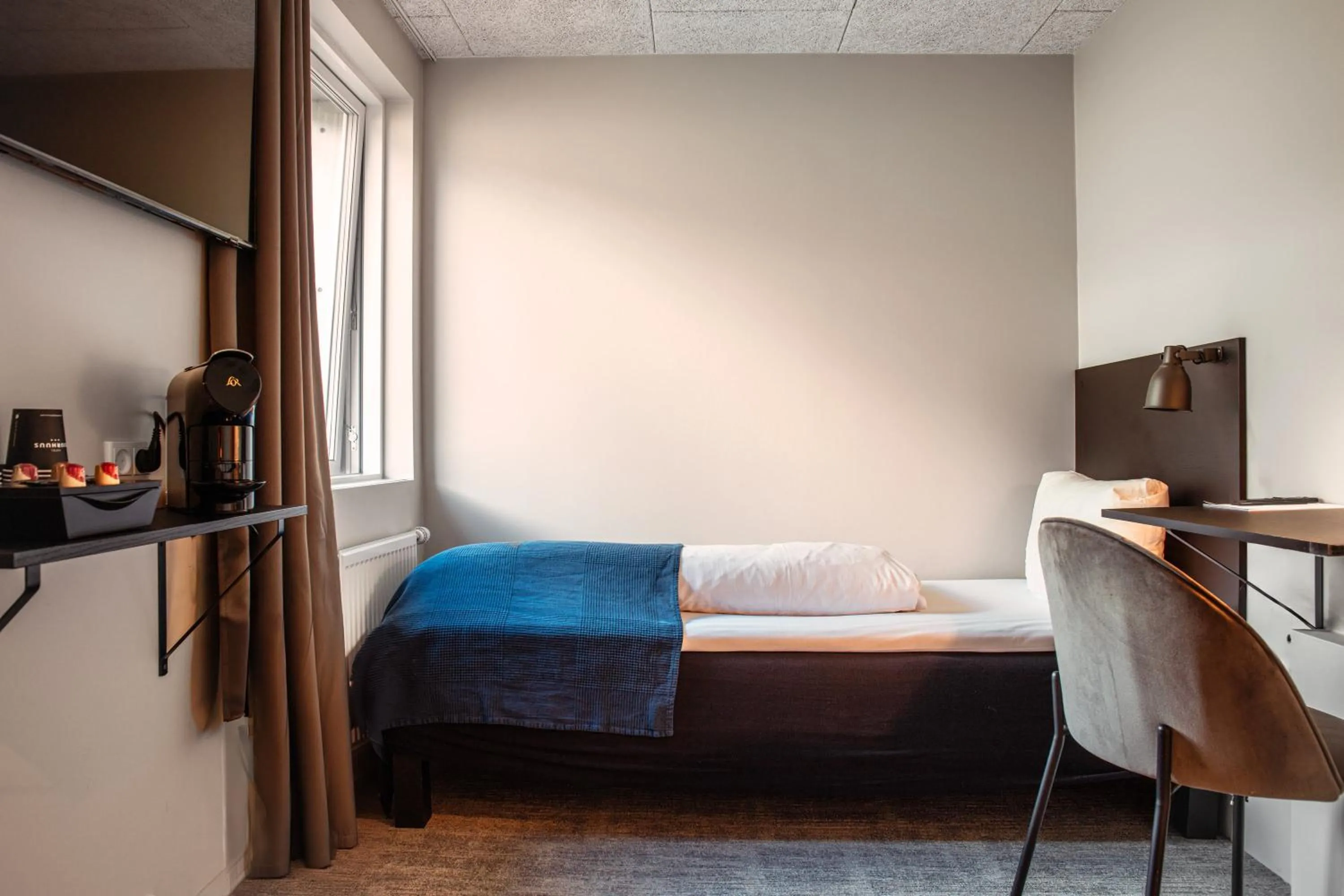 Bedroom, Bed in Hotel Djurhuus