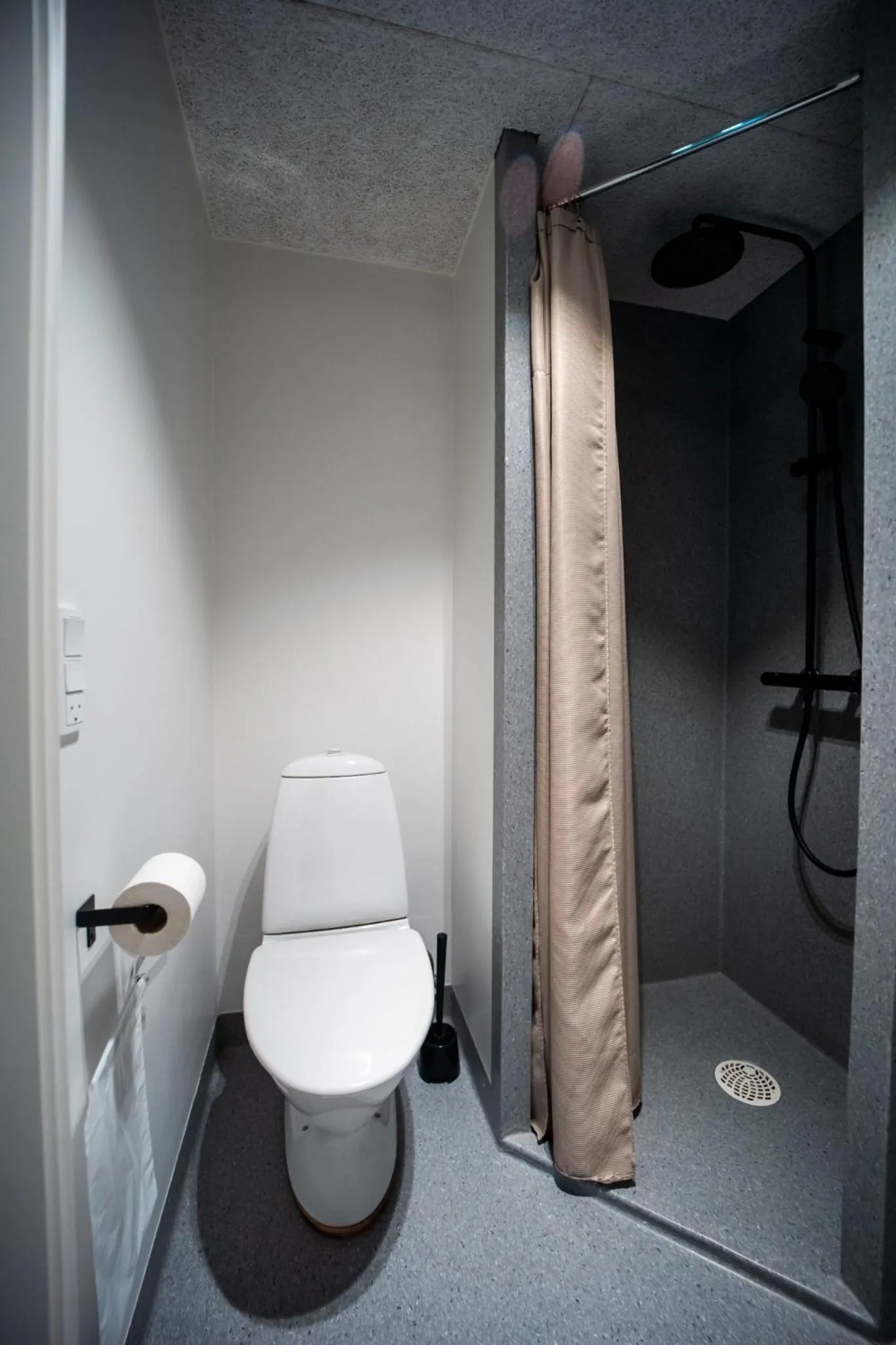 Bathroom in Hotel Djurhuus