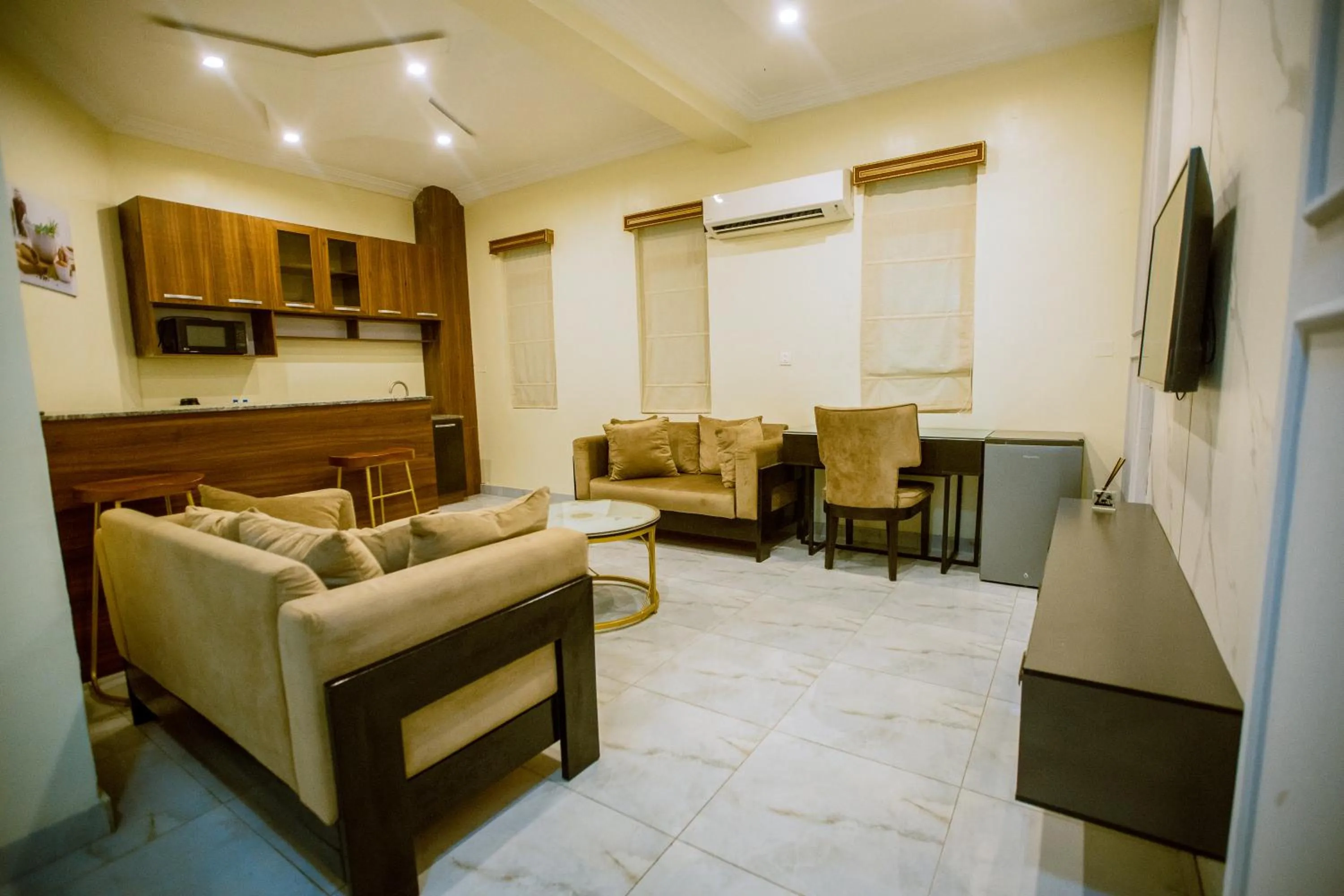 TV and multimedia in Providha Hotel & Suites