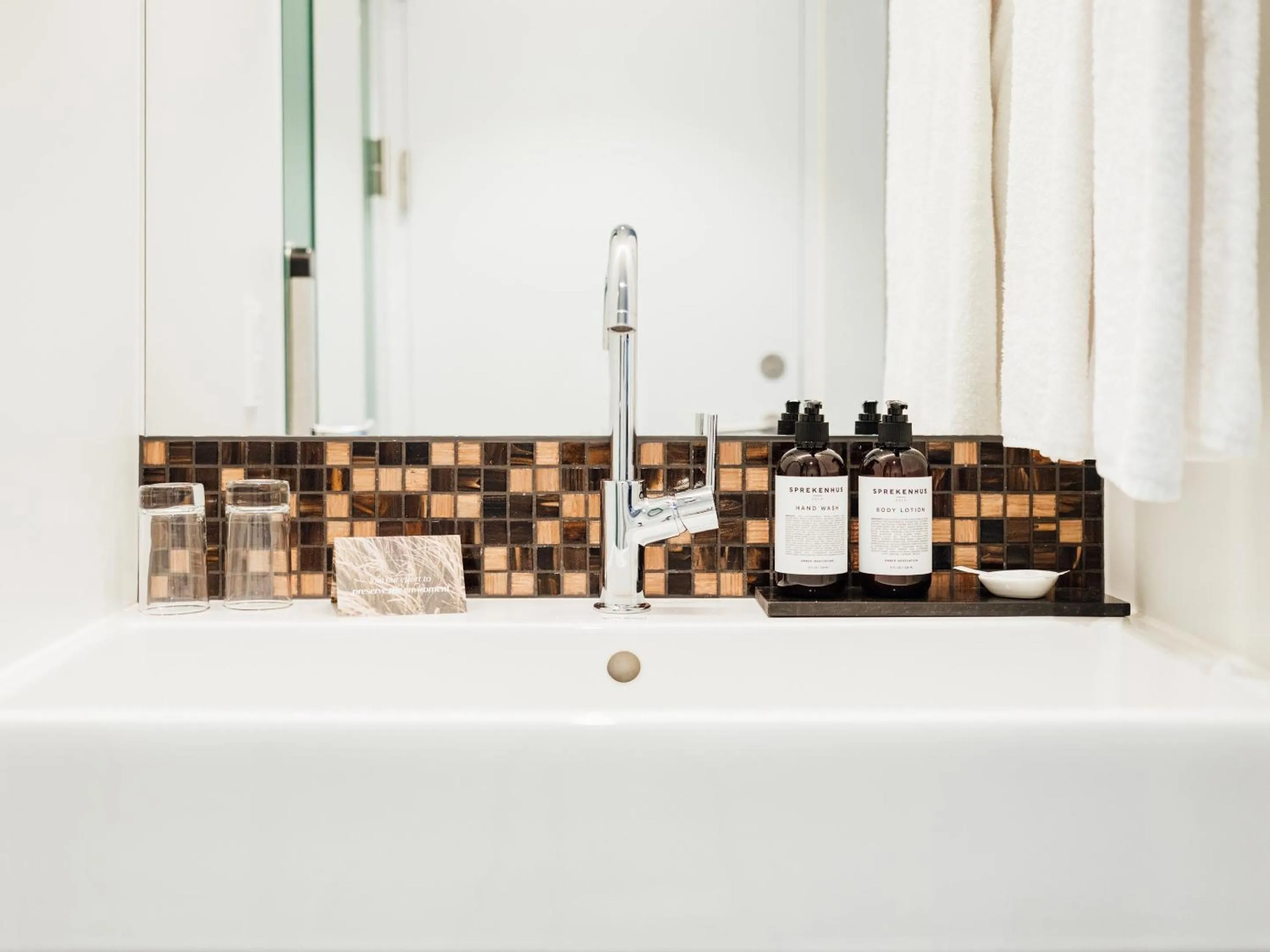 Bathroom in Hotel Føroyar