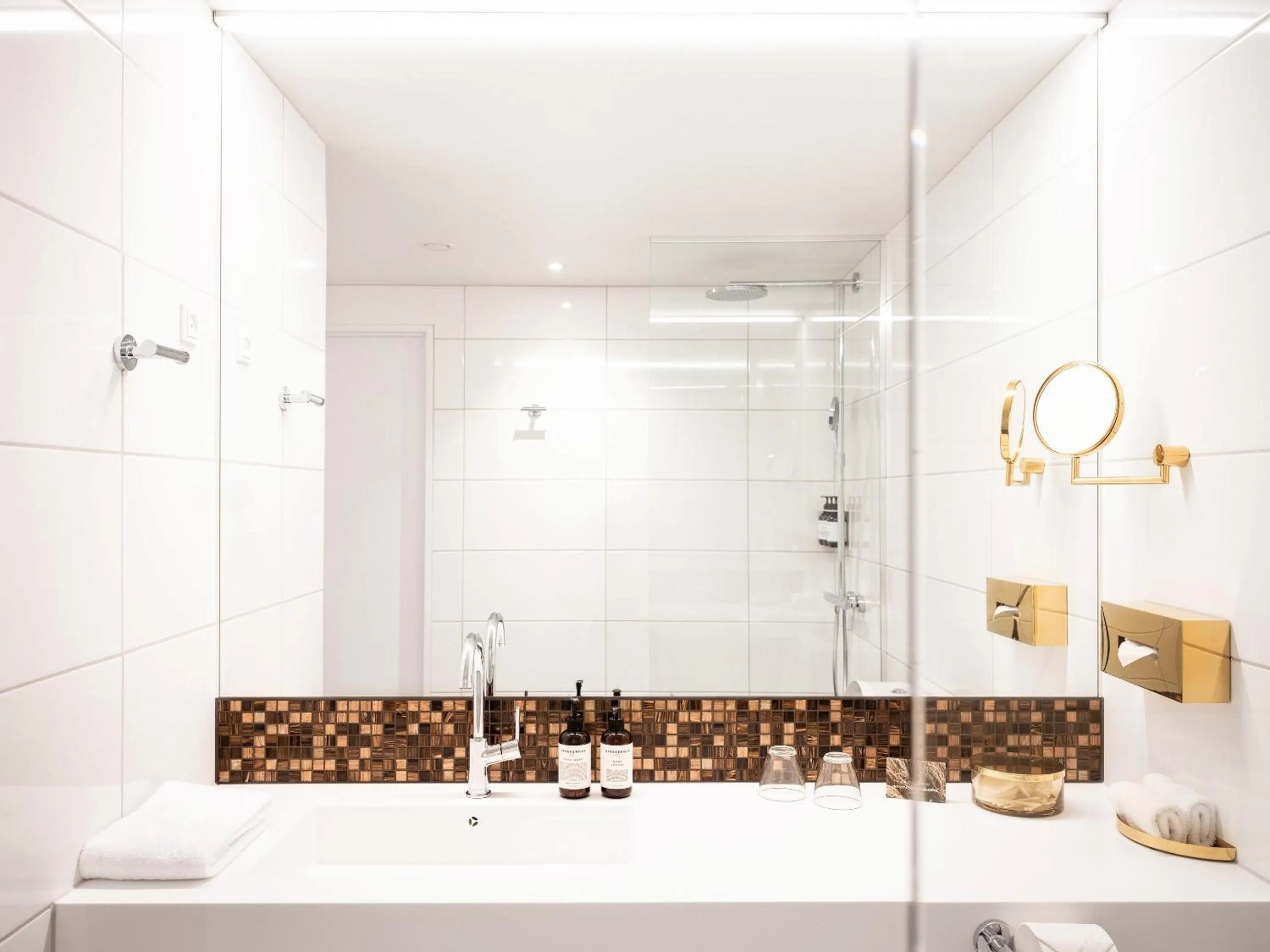 Bathroom in Hotel Føroyar