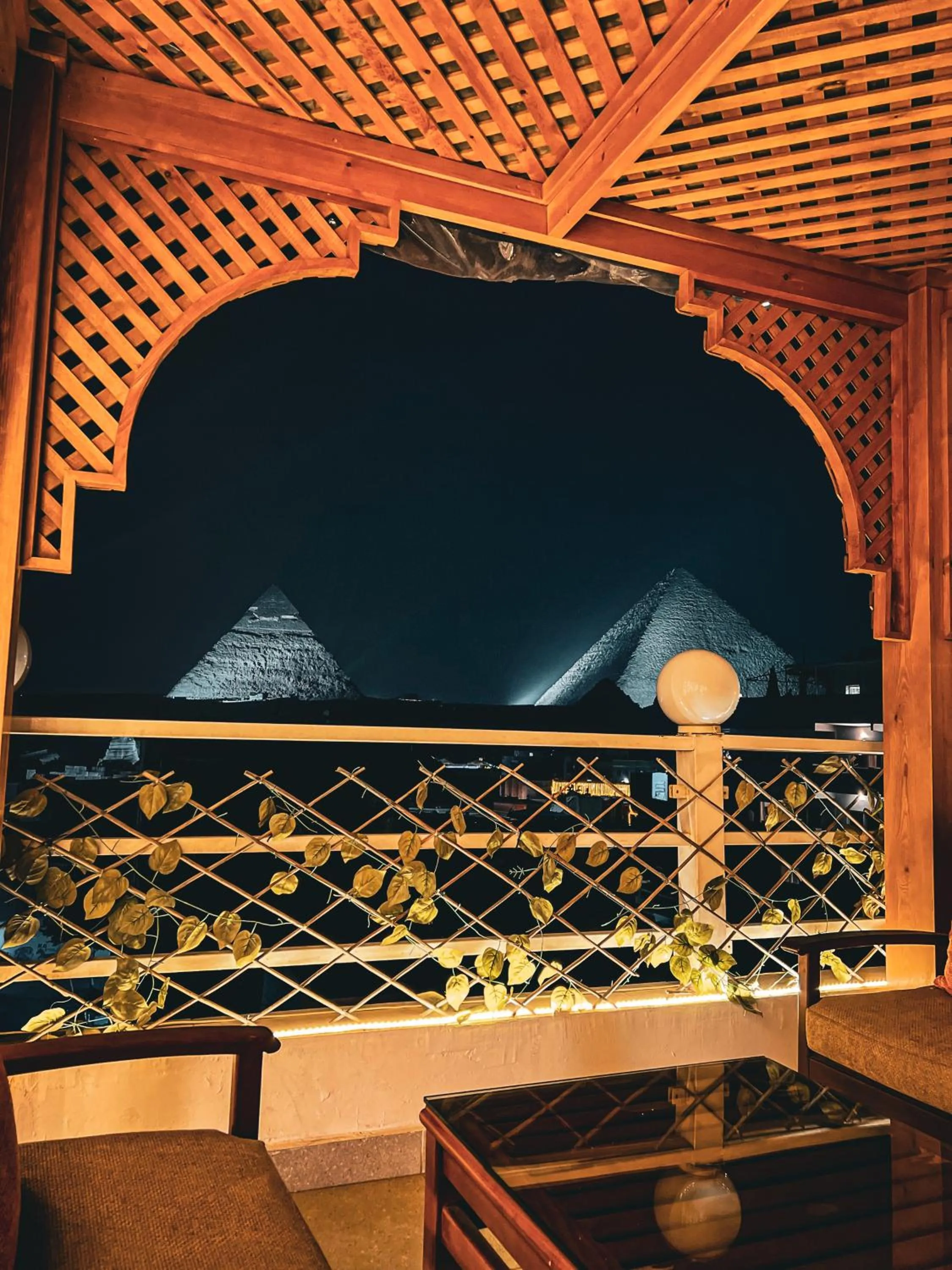 Restaurant/places to eat in Sphinx Golden Gate Pyramids