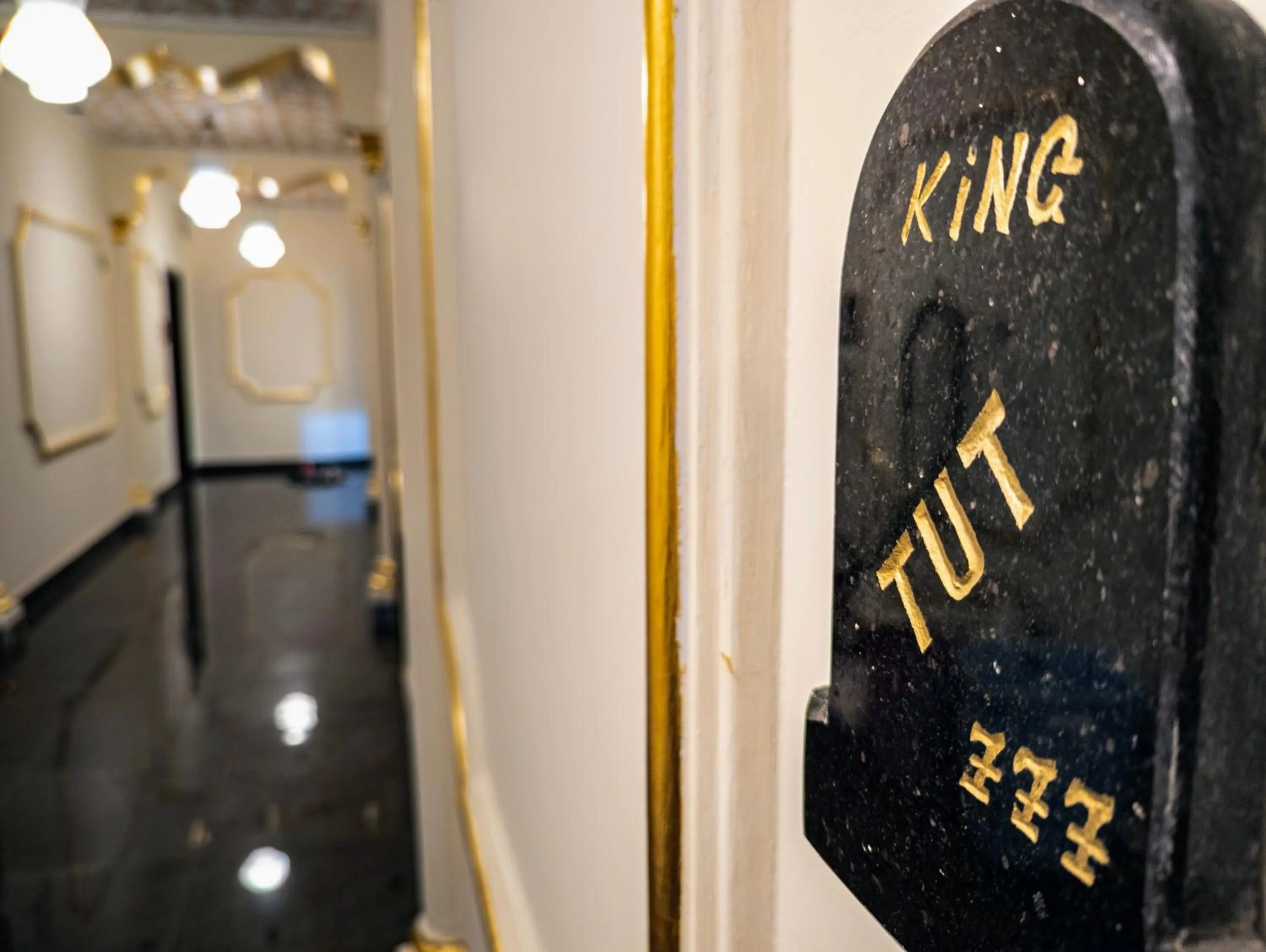 Logo/Certificate/Sign in Sphinx Golden Gate Pyramids