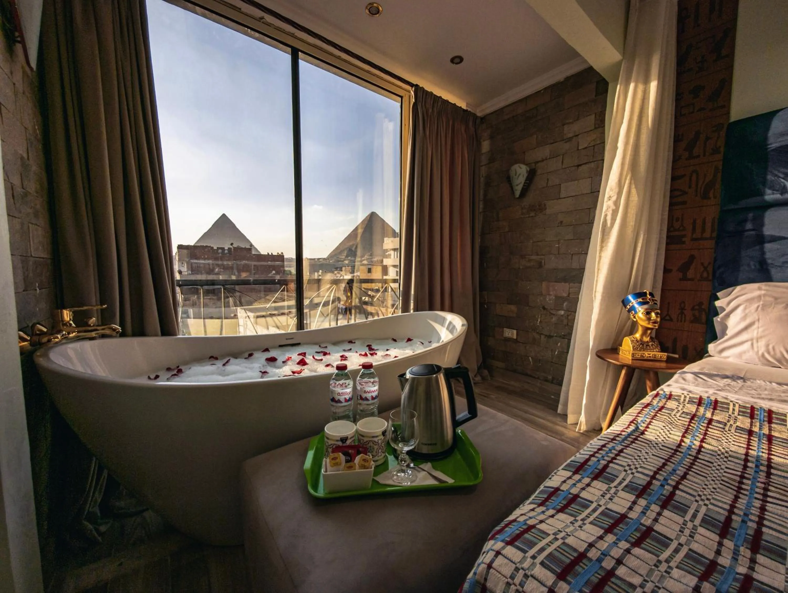 Bathroom in Sphinx Golden Gate Pyramids