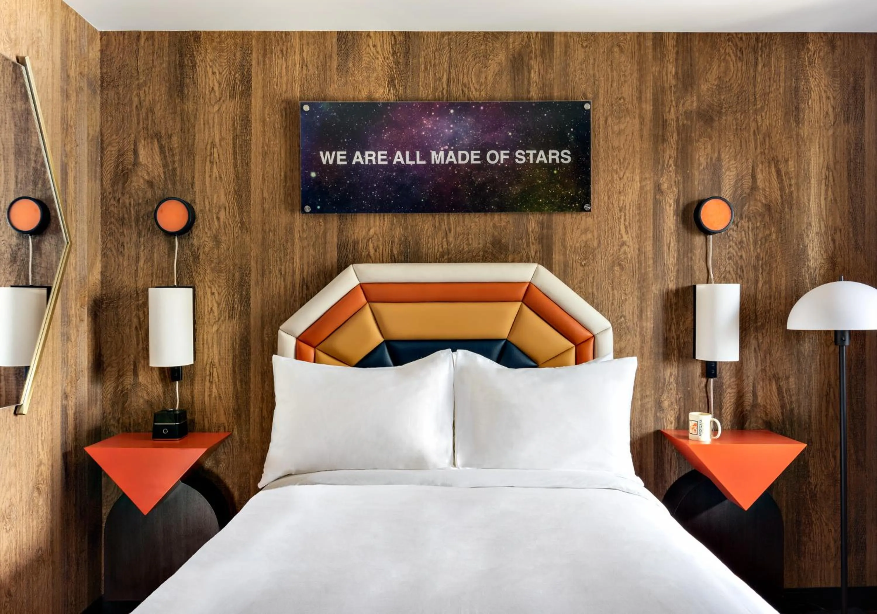 Bed in Americana Motor Hotel