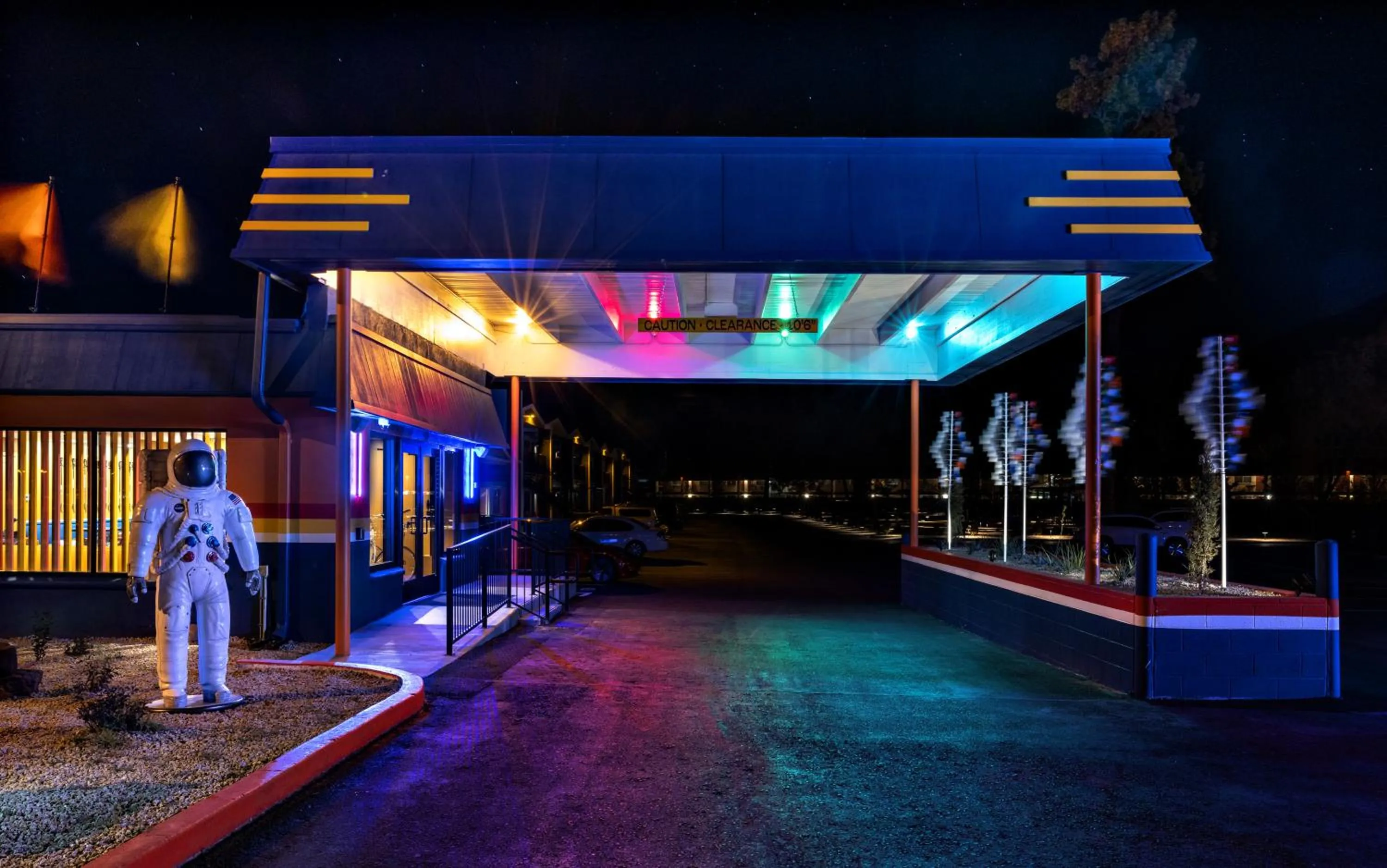 Property building in Americana Motor Hotel