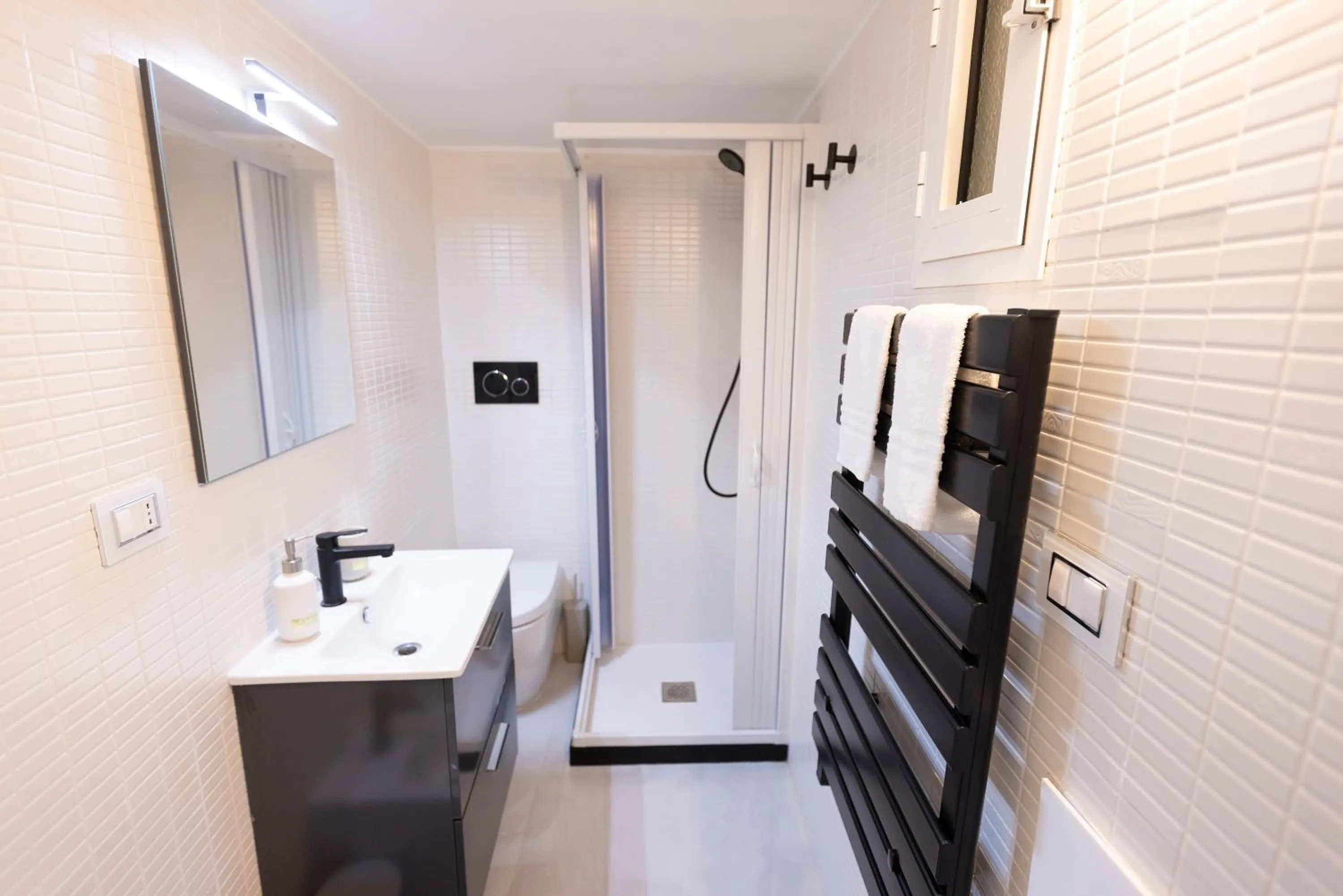 Bathroom in Lena Suite Bari Vecchia