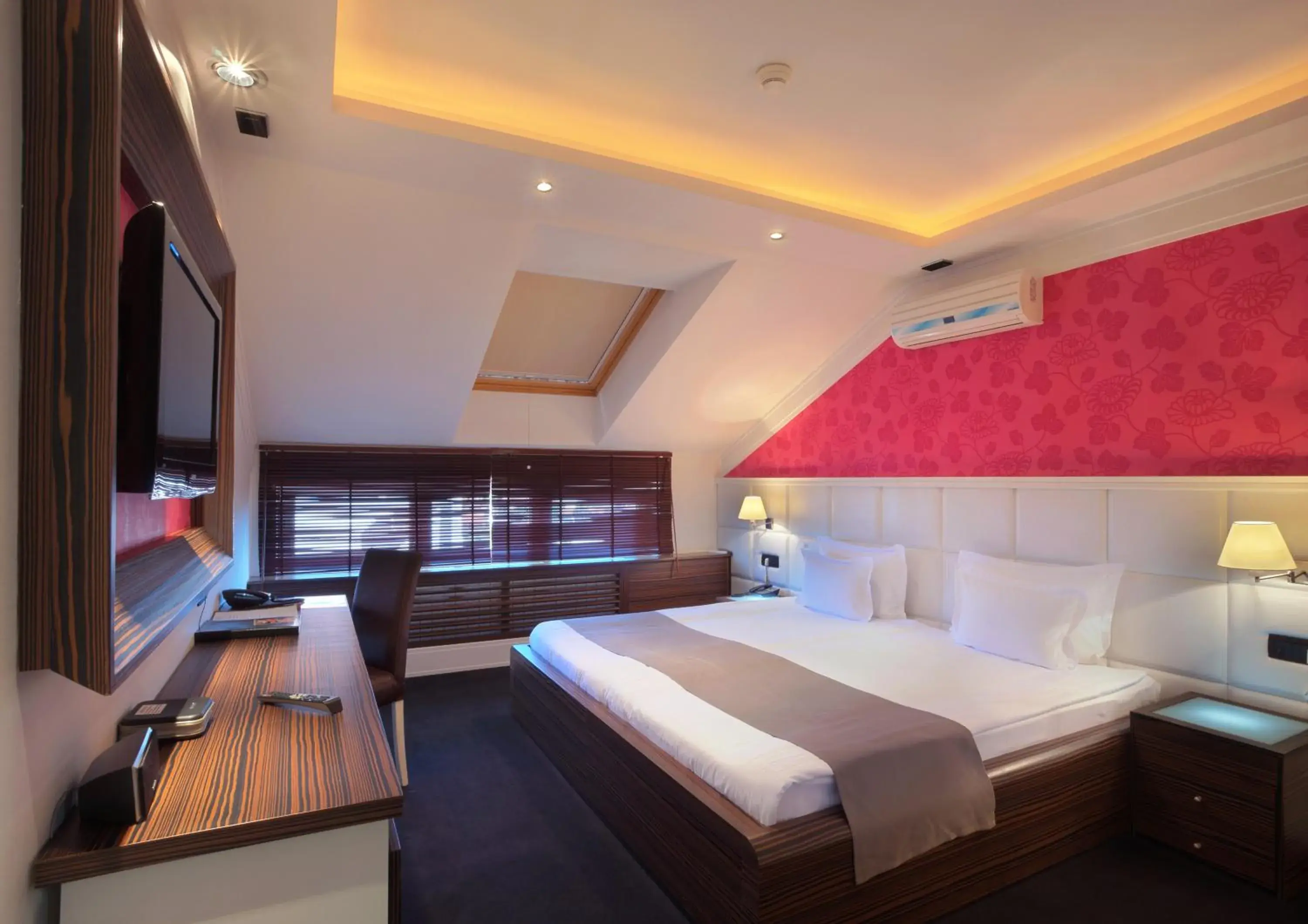 Double Room - single occupancy in Garni Hotel Crystal Double Room - single occupancy in Garni Hotel Crystal