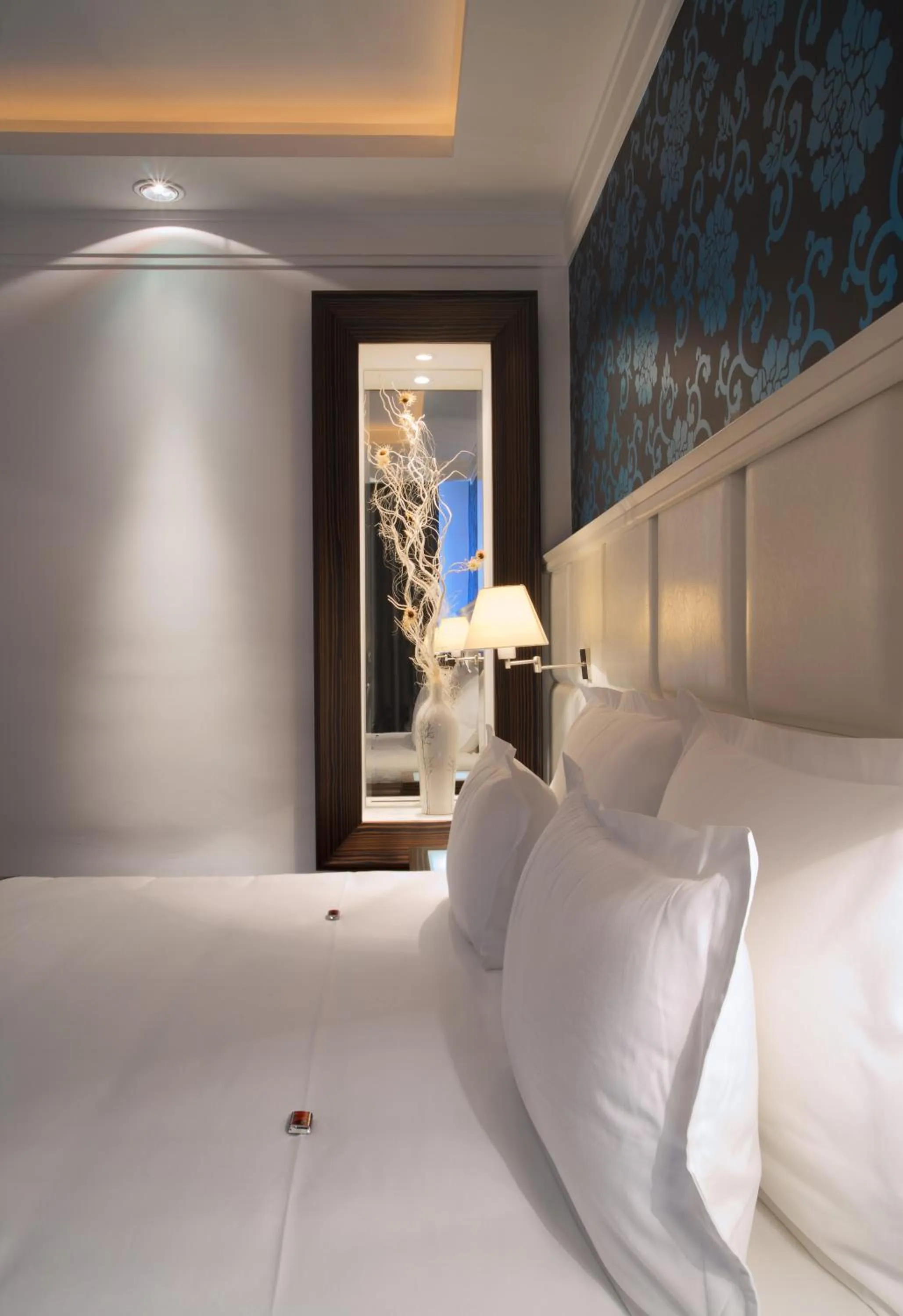 Decorative detail, Bed in Garni Hotel Crystal