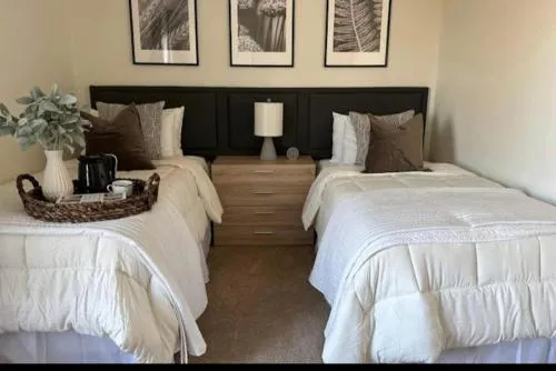 Vine City Home - Duplex - 3 Mins From GWCC & Mercedes- Benz Stadium