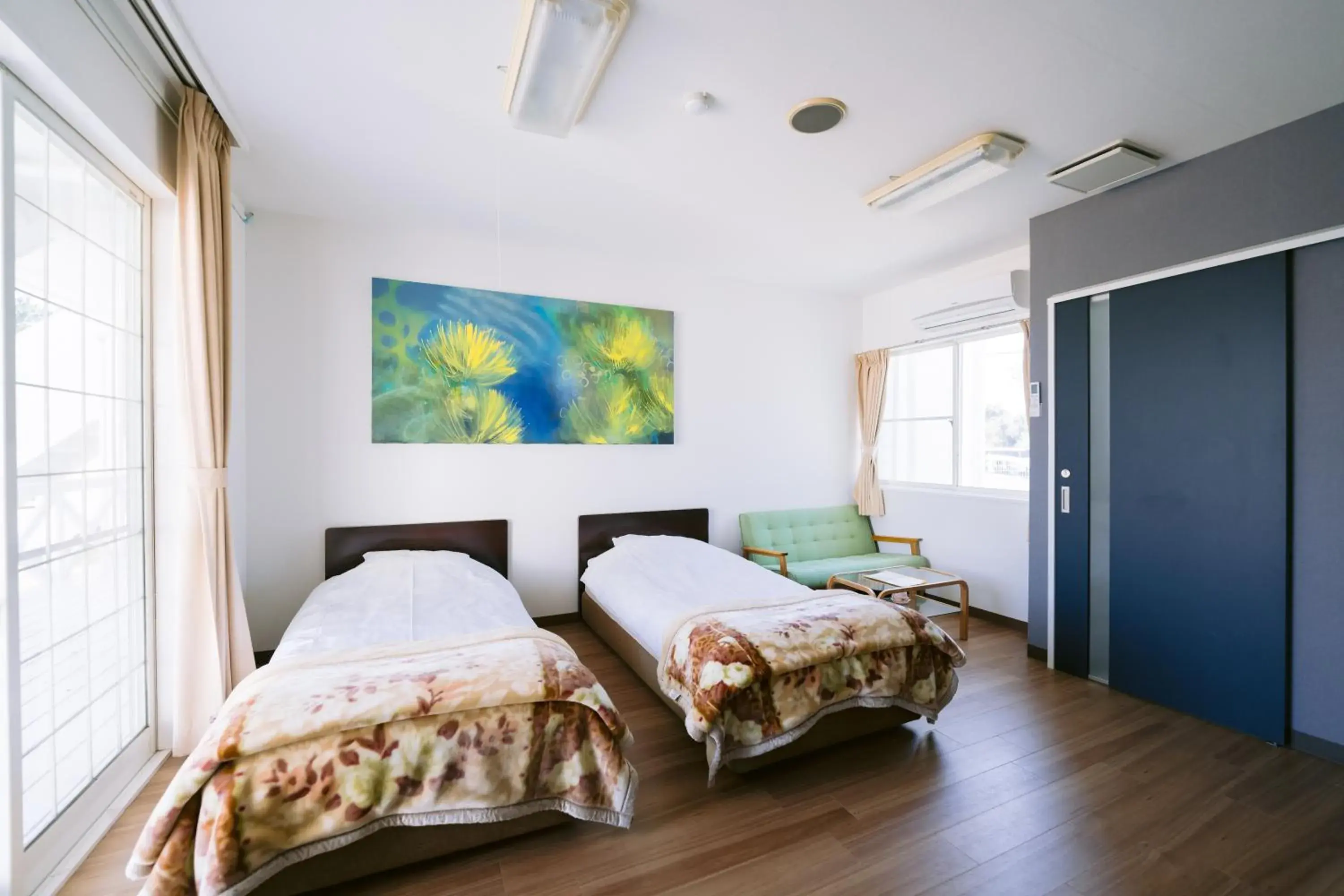 Twin Room - single occupancy - Disability Access in Hotel Kailani Twin Room - single occupancy - Disability Access in Hotel Kailani