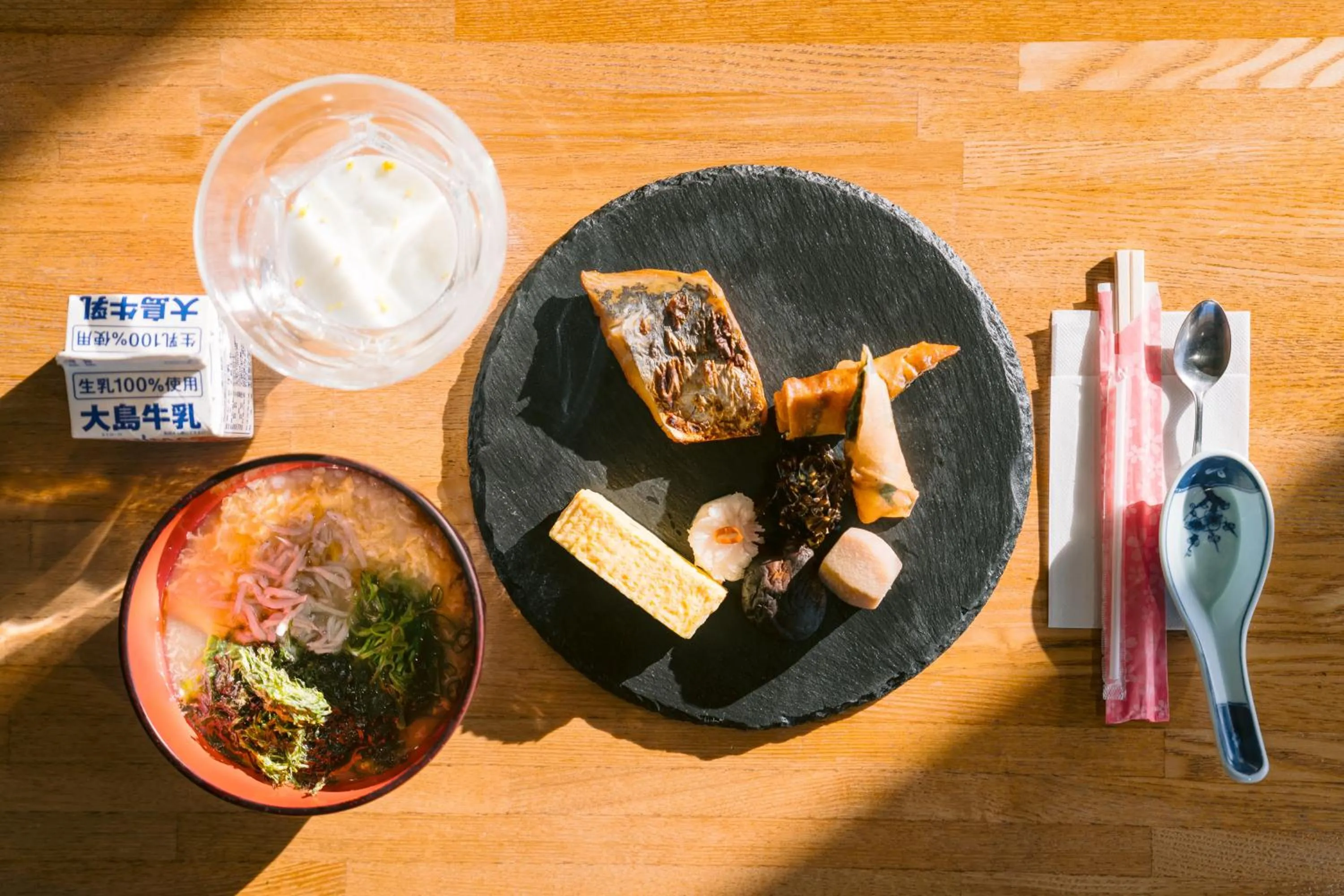 Restaurant/places to eat in Hotel Kailani