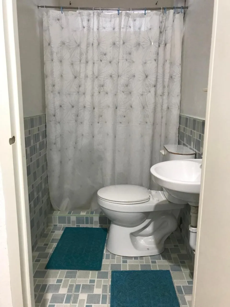 Bathroom in Gerty's Tourist Inn powered by Cocotel