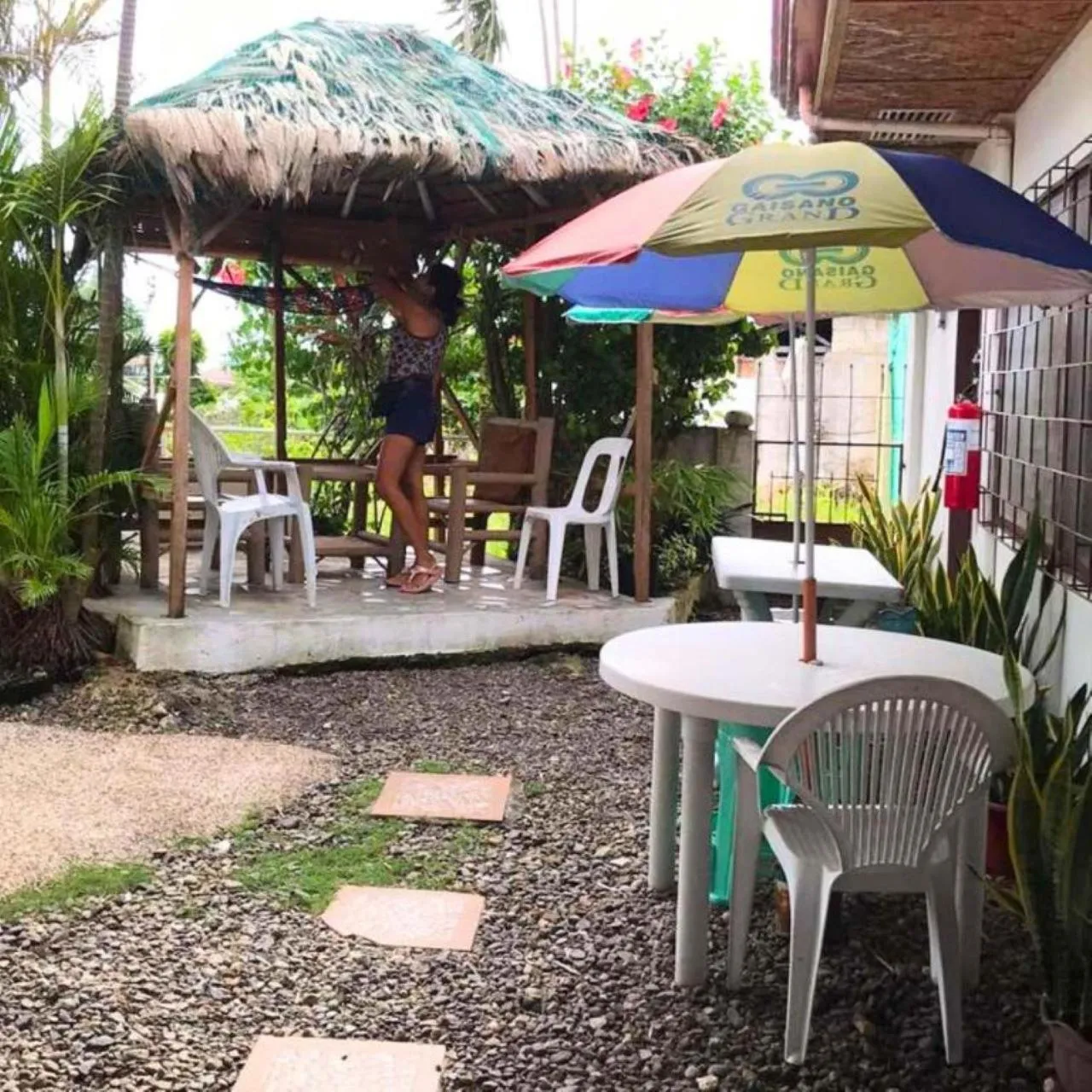 Seating area in Gerty's Tourist Inn powered by Cocotel