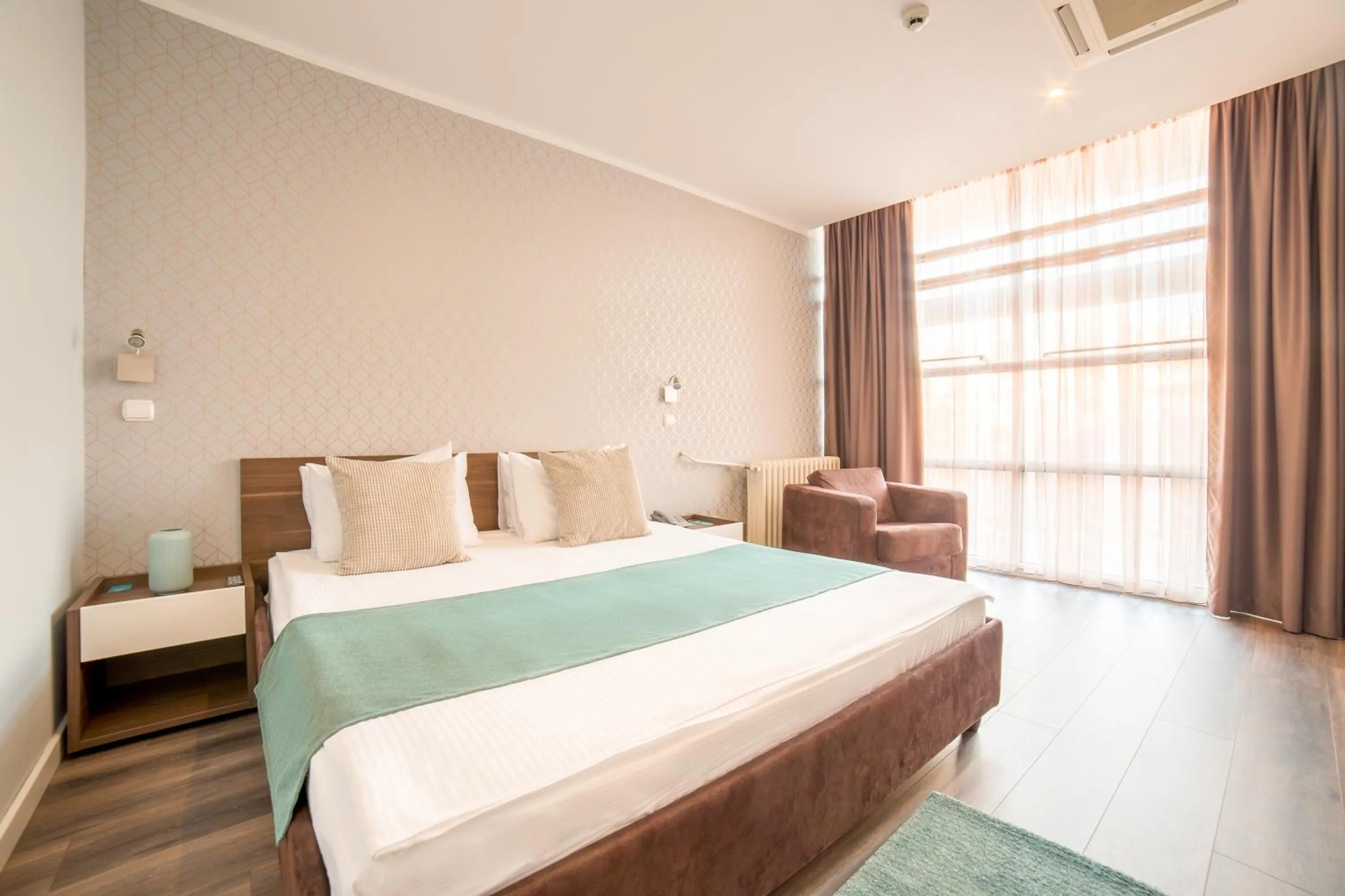 Bedroom, Bed in Balkan Hotel Garni