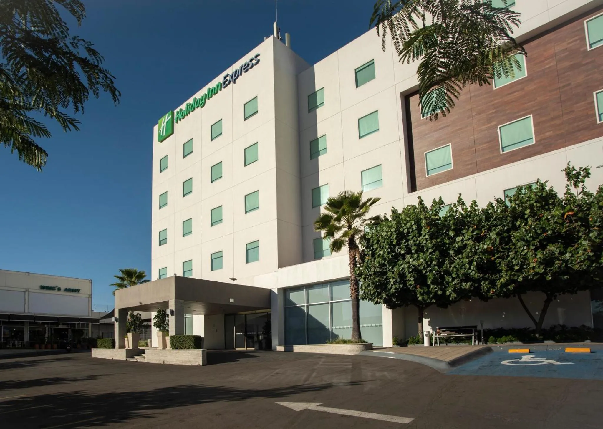 Property building in Holiday Inn Express Guadalajara Iteso by IHG