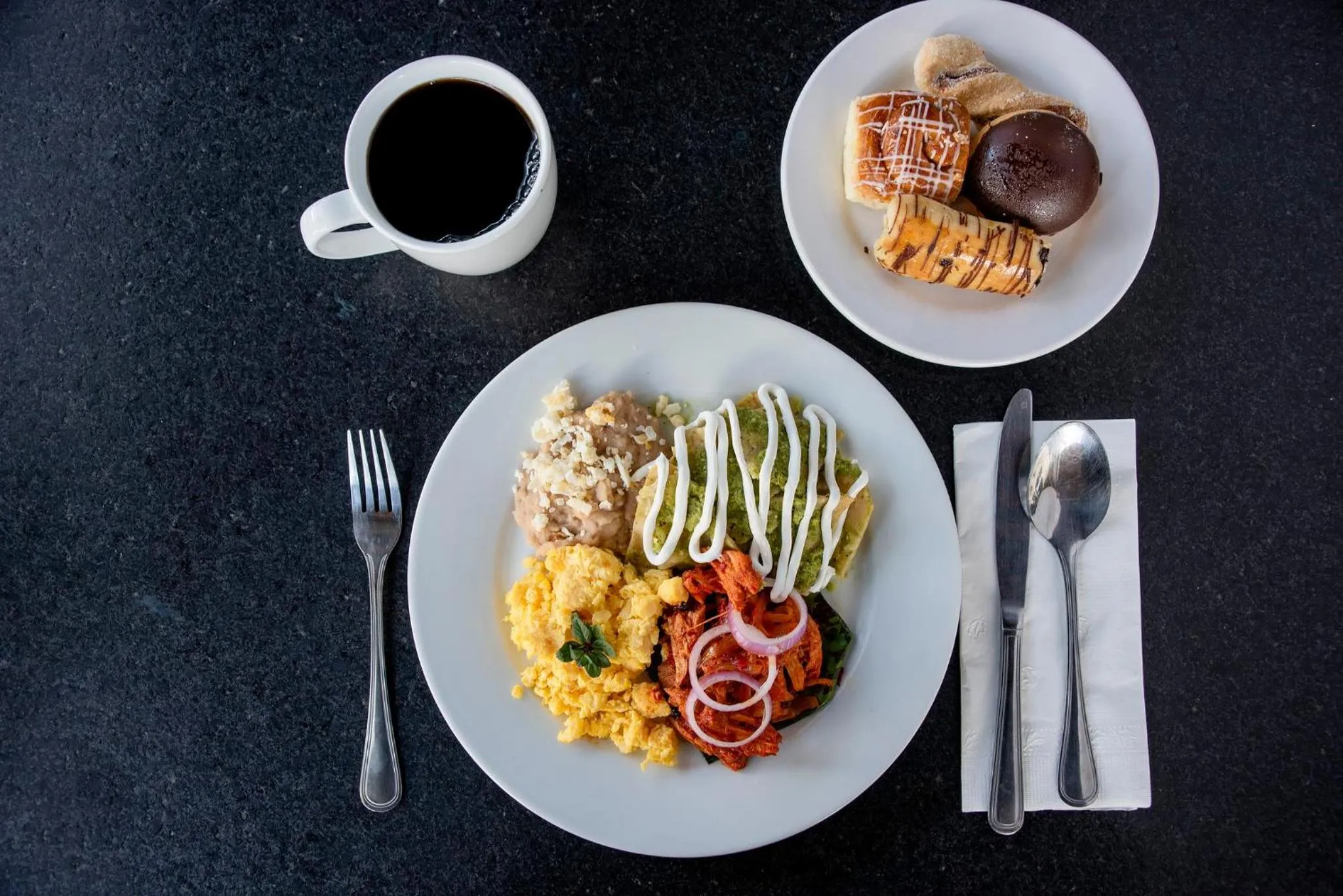 Restaurant/places to eat in Holiday Inn Express Guadalajara Iteso by IHG