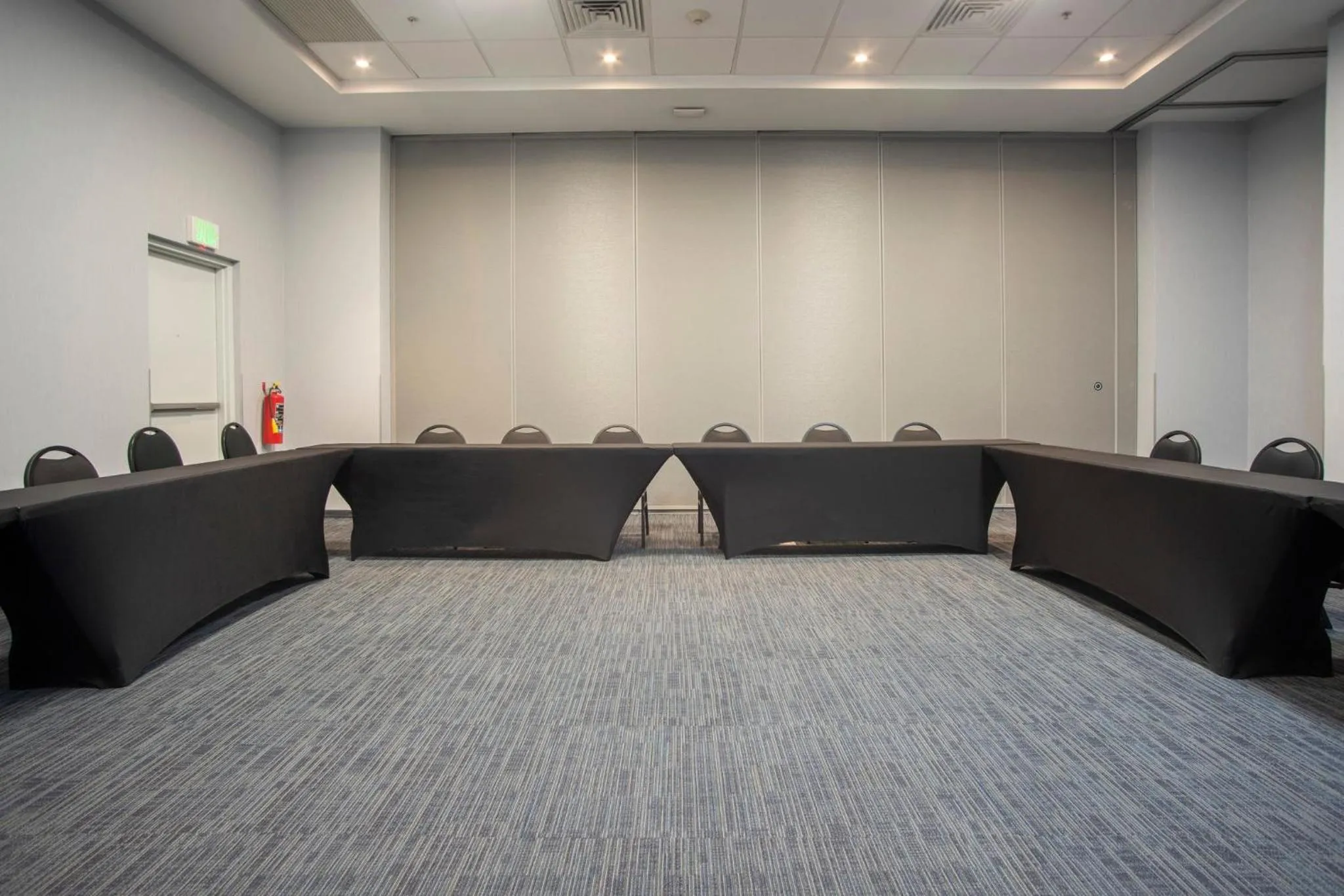Meeting/conference room in Holiday Inn Express Guadalajara Iteso by IHG