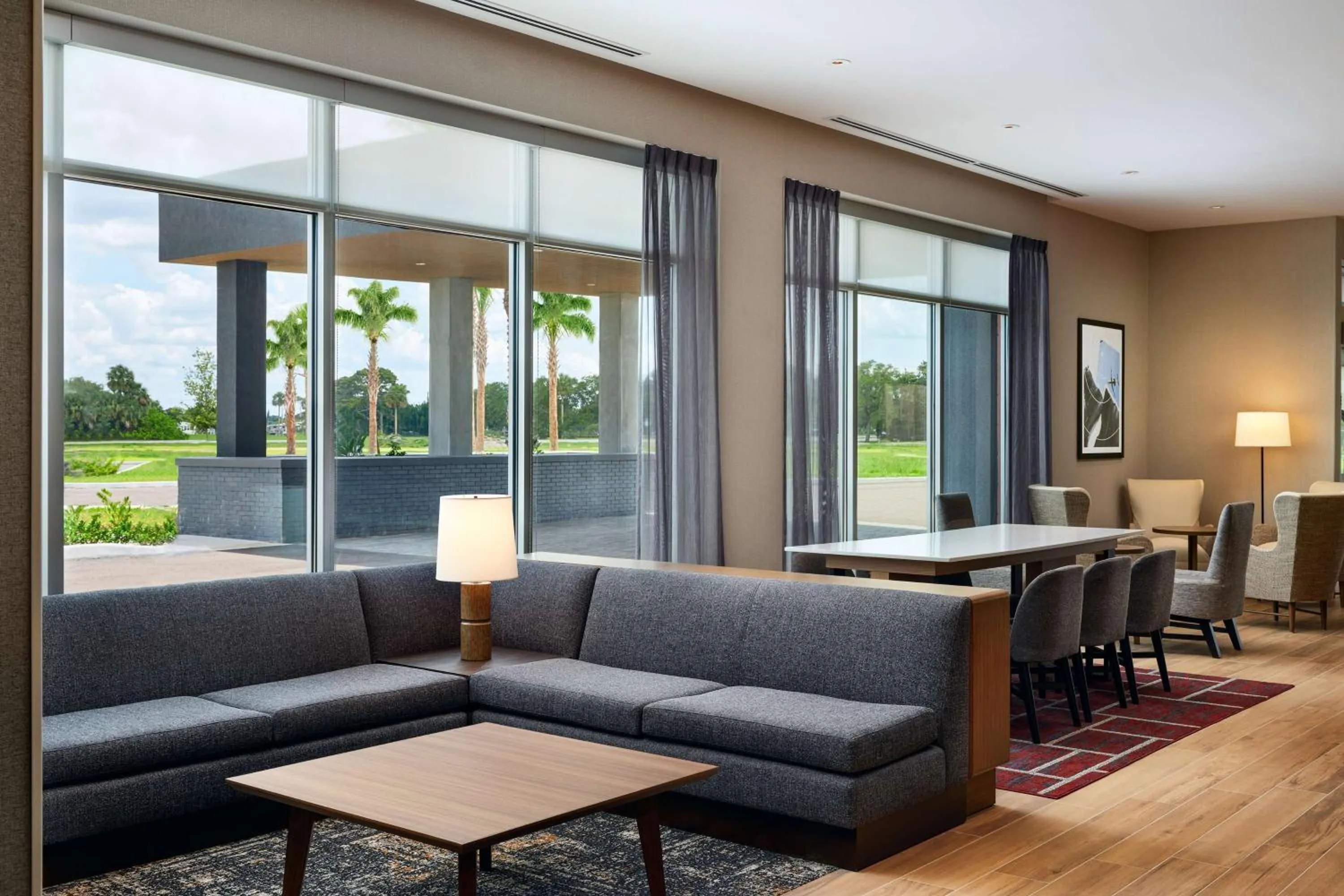 Lounge or bar in Hyatt Place Melbourne Airport, Fl