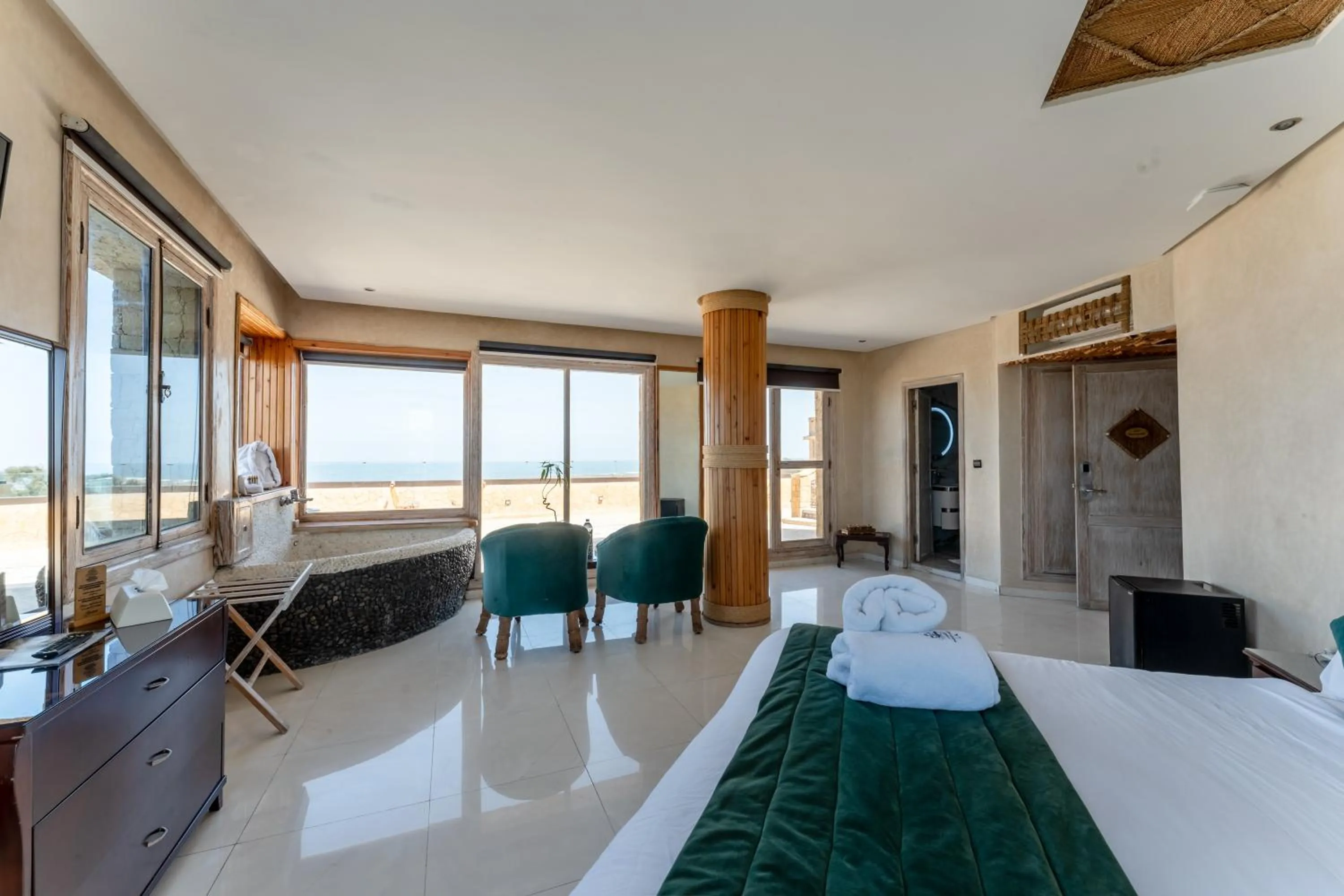 Photo of the whole room, Bed in Chateau Eden El Rouh & Spa