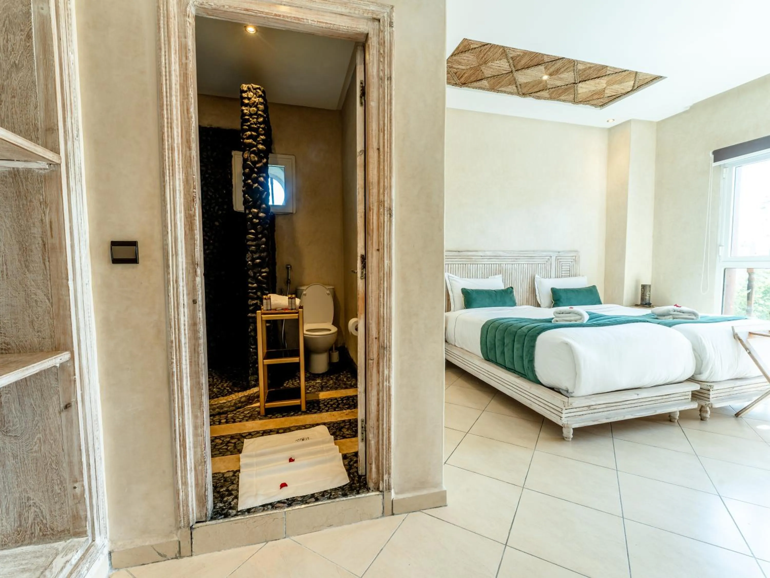 Bedroom, Bed in Chateau Eden El Rouh & Spa