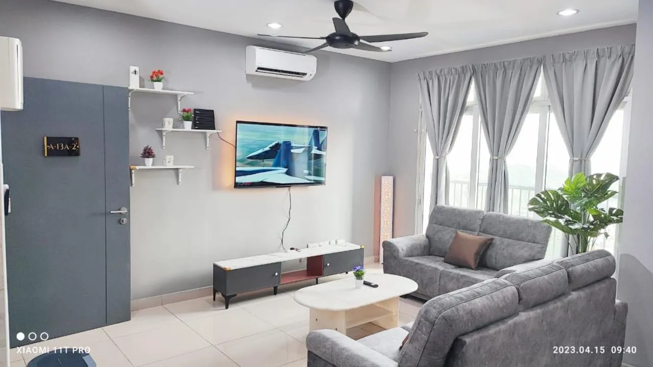 Living room in kakao homestay ipoh town 2parking 3room 10pax wifi