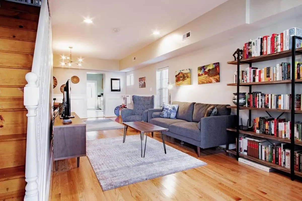 Family-friendly Home for travelers Near subway