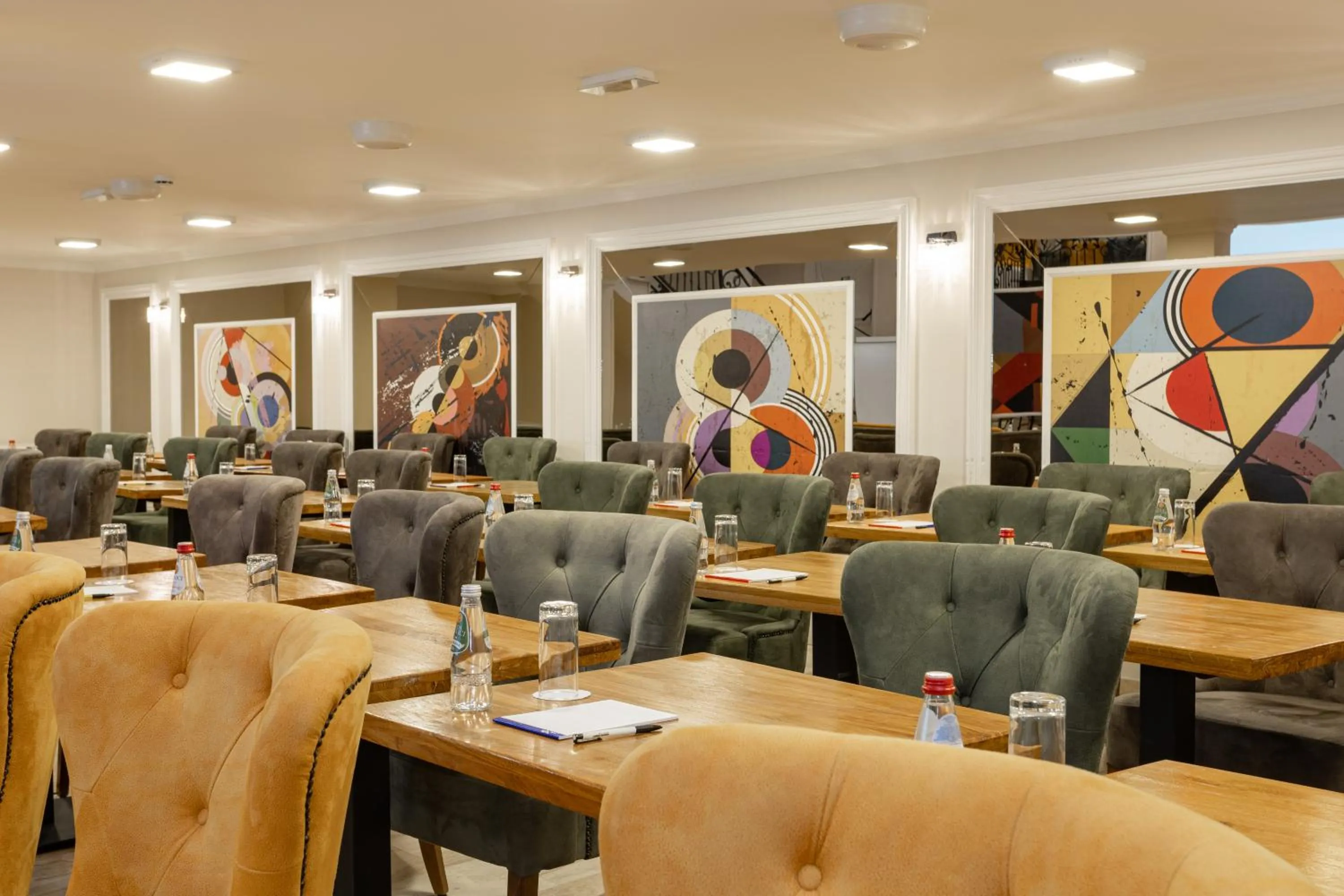 Meeting/conference room in Hotel Royal Inn