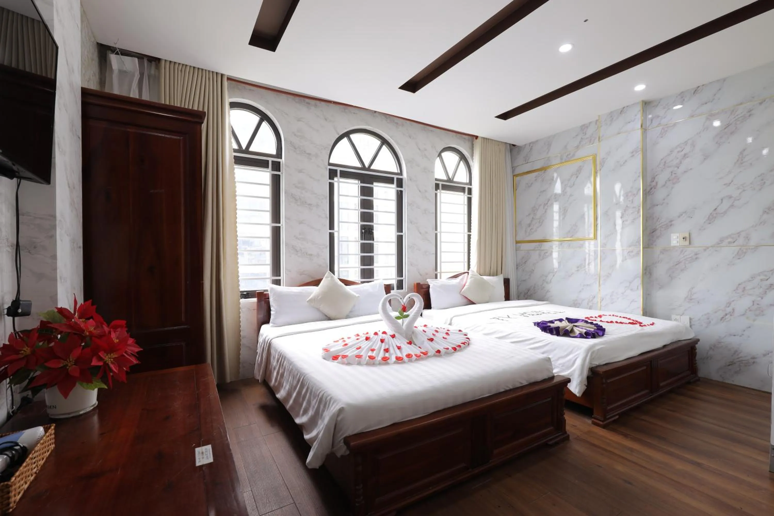 Bedroom in T Y Hotel