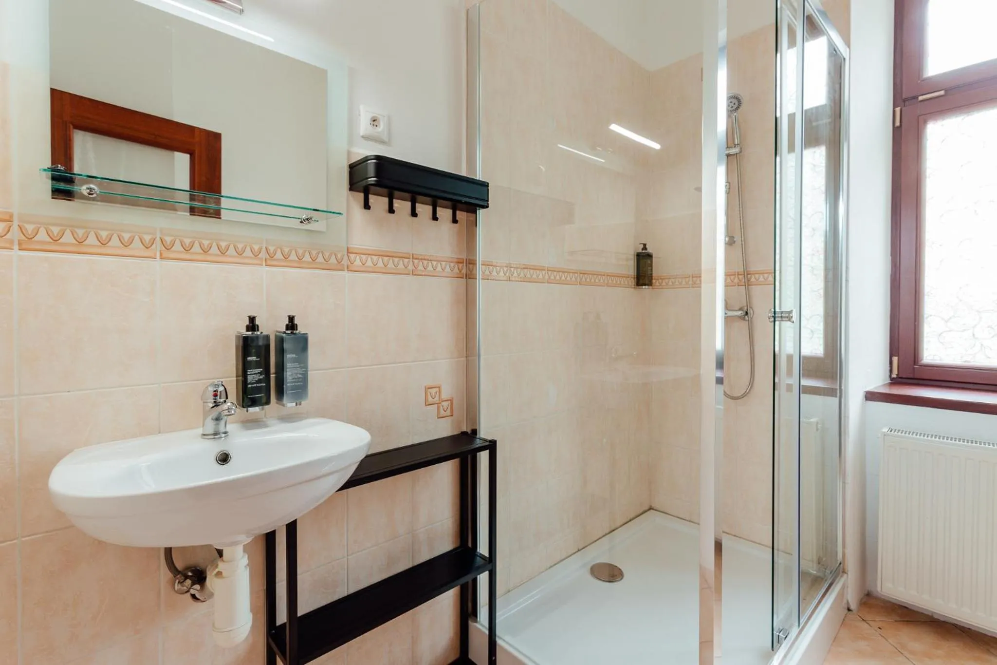 Shower in Botanický dvor