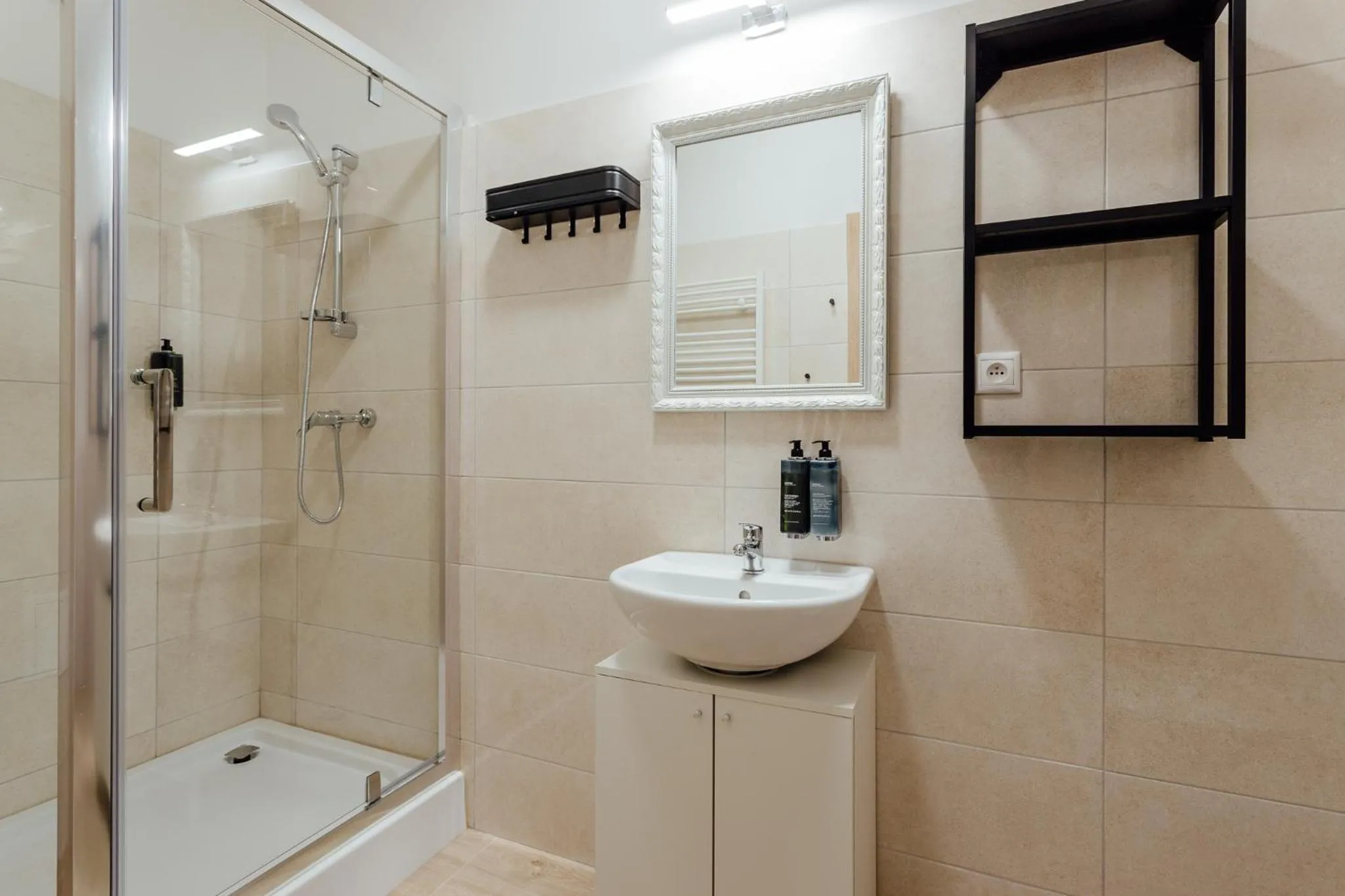 Shower in Botanický dvor