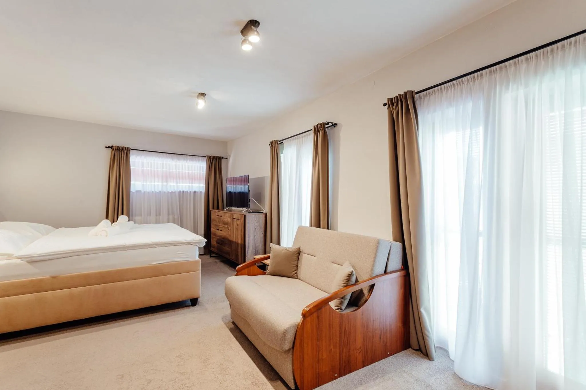 TV and multimedia, Bed in Botanický dvor