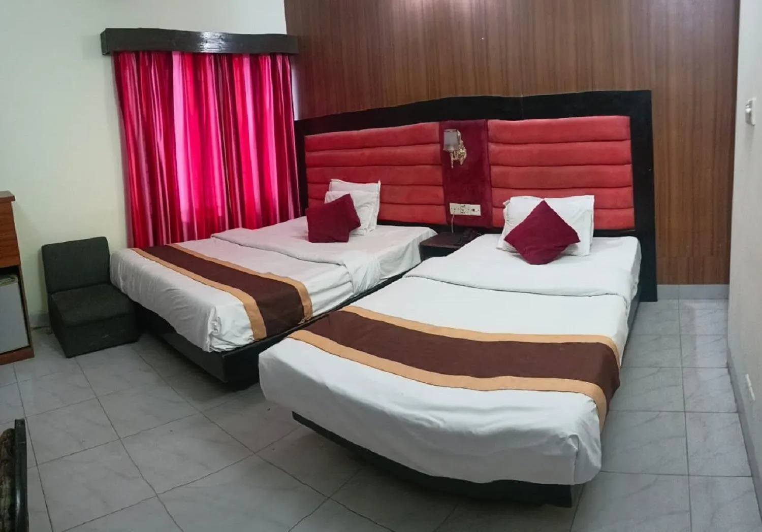 Bed in Hotel Skylink