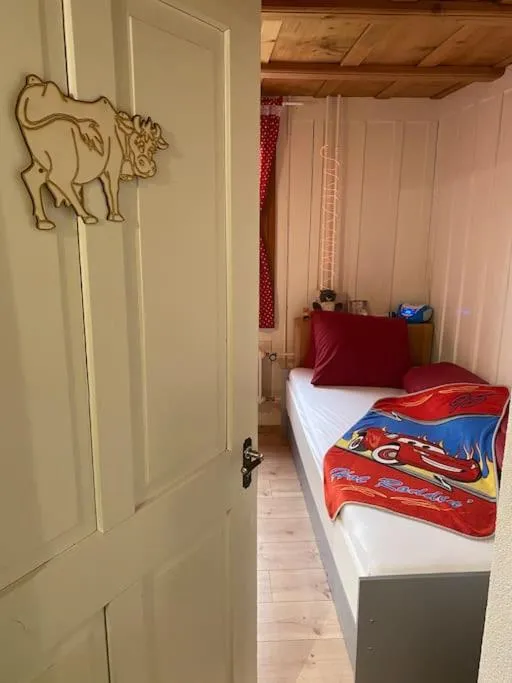 Bed in Wohnen mit Blick auf Eiger - ehemaliges Bauernhaus - 2 Schlafzimmer