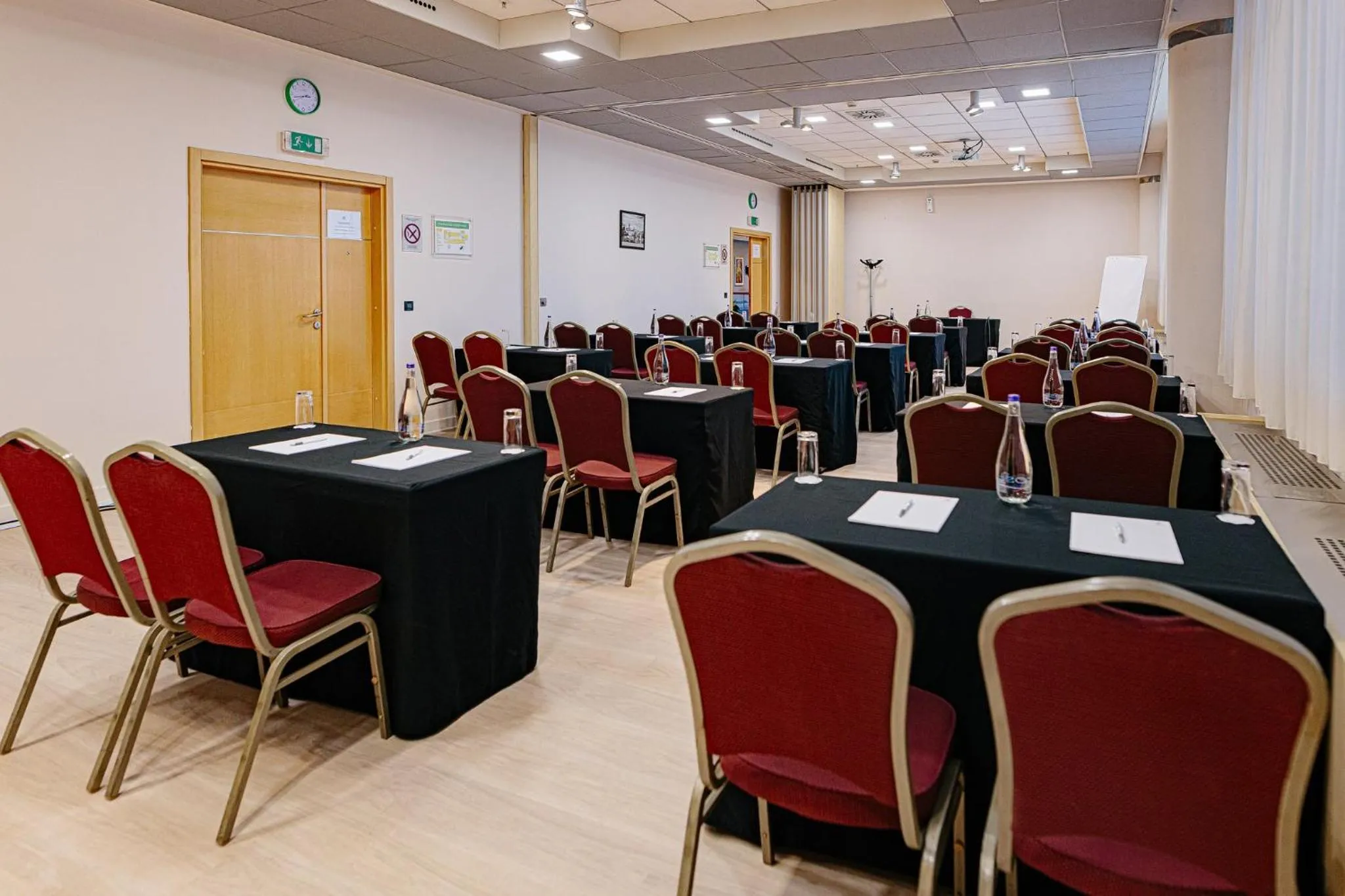 Meeting/conference room in Holiday Inn Belgrade, an IHG Hotel