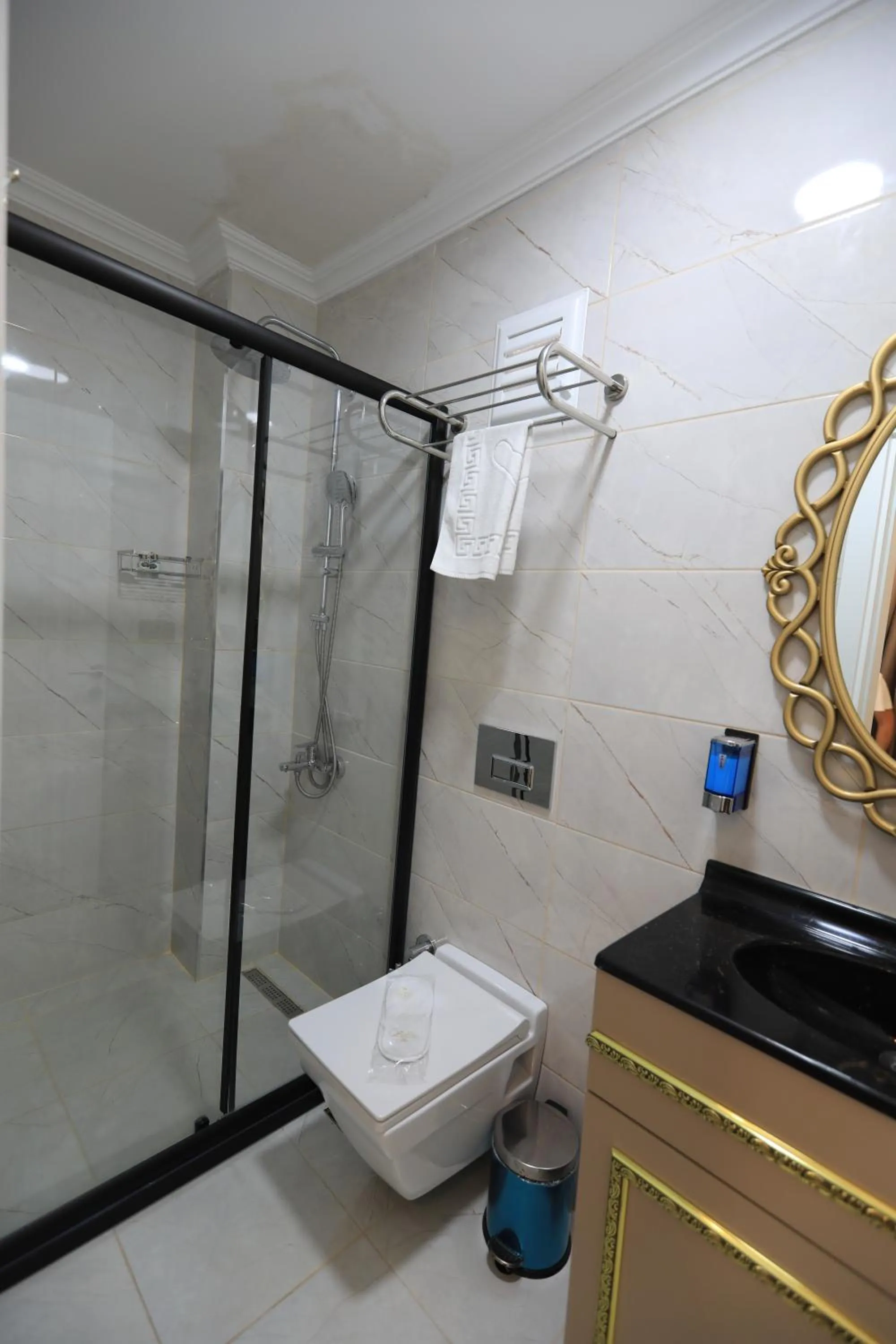 Bathroom in Blue Zerzevan Konak Hotel