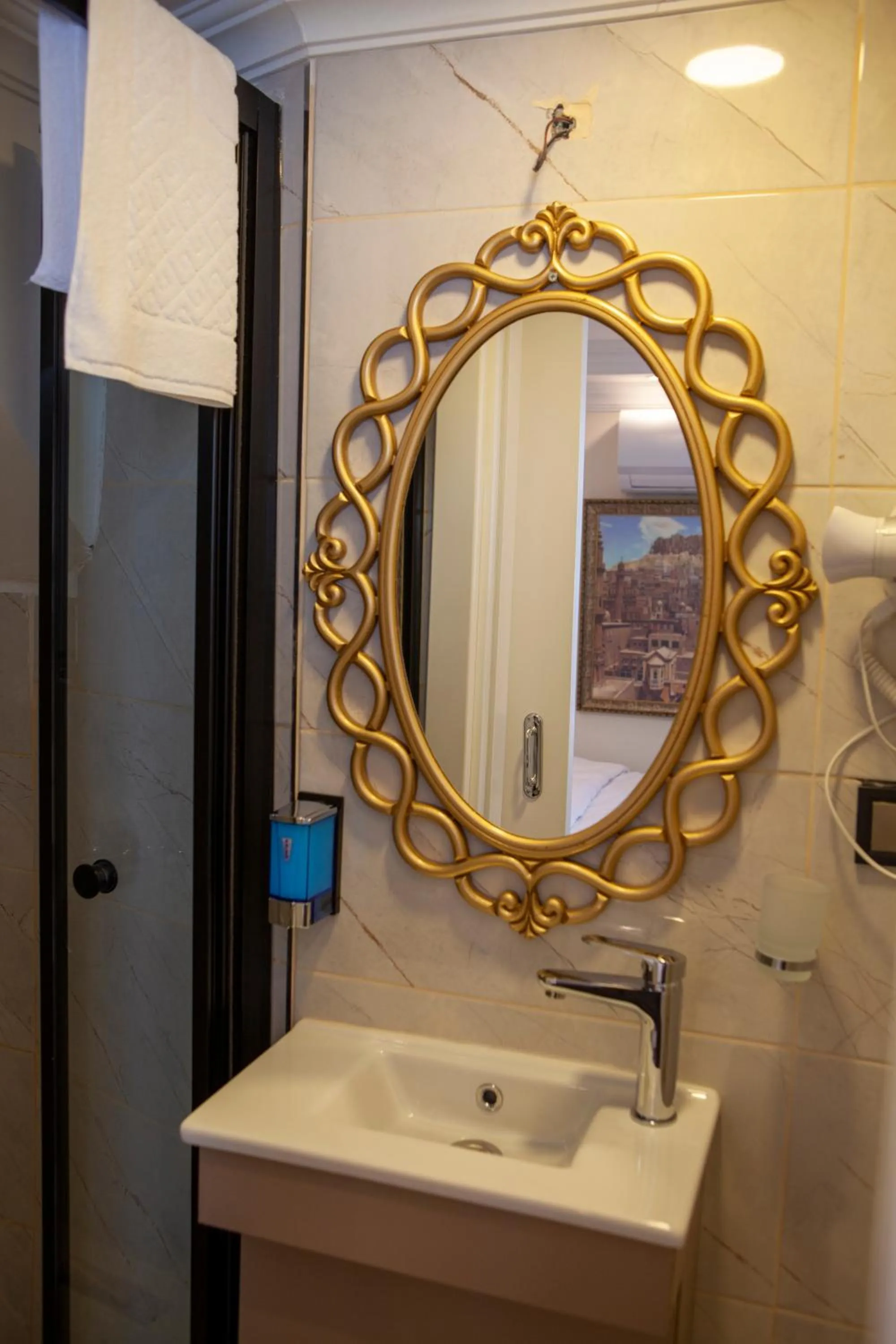 Bathroom in Blue Zerzevan Konak Hotel