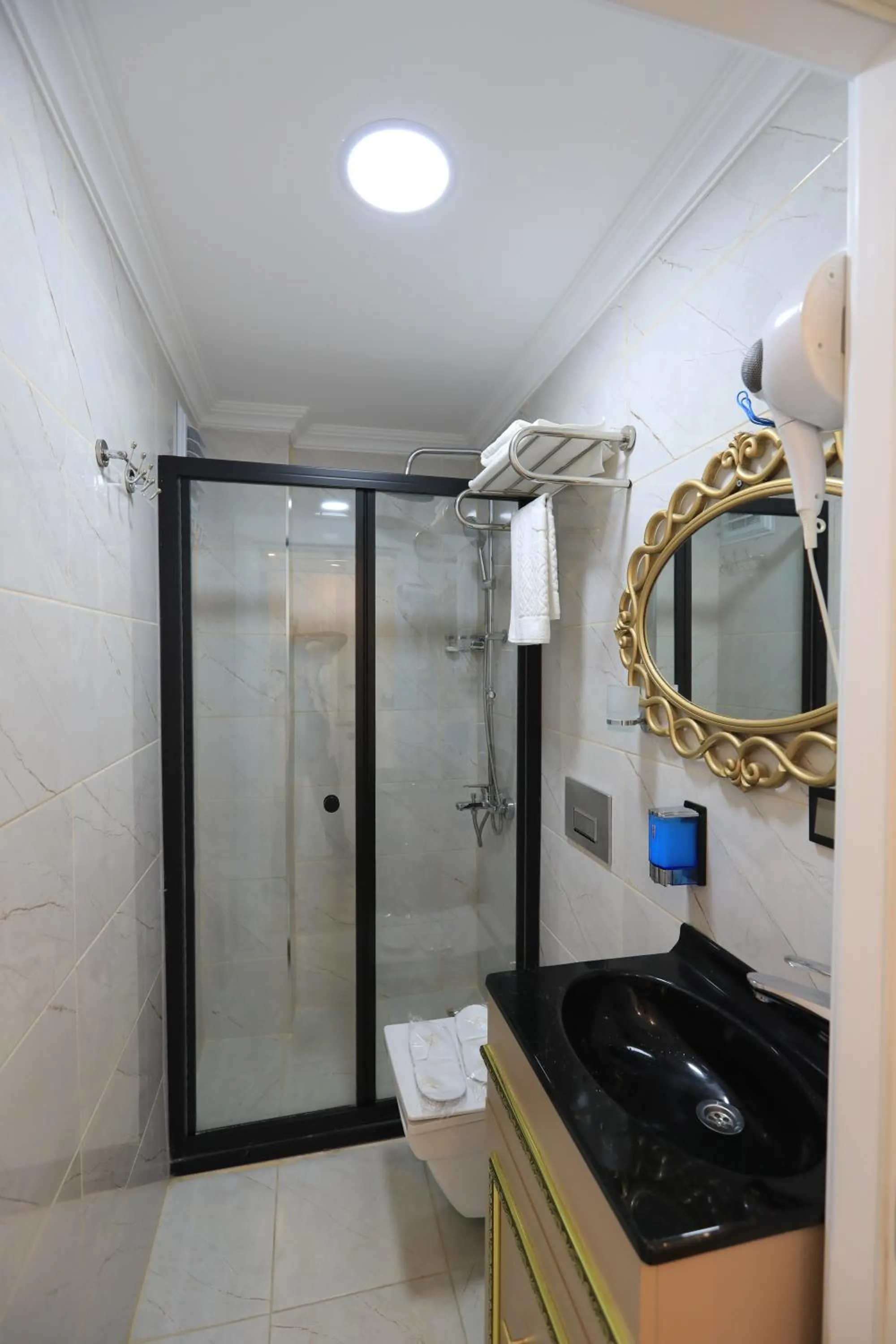 Bathroom in Blue Zerzevan Konak Hotel