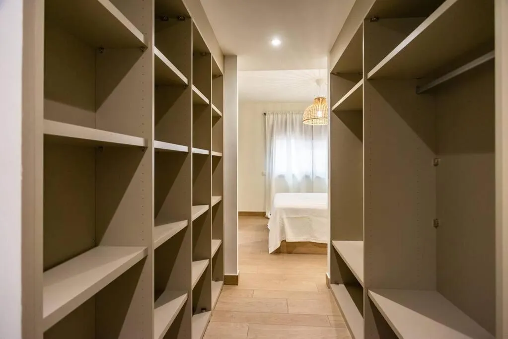 wardrobe in Gran piso en Puerto deportivo Marina Palamós IDEAL FAMILIAS