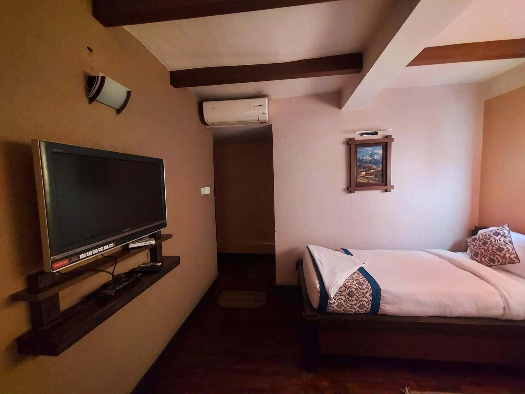 Bedroom, Bed in Hotel Garuda