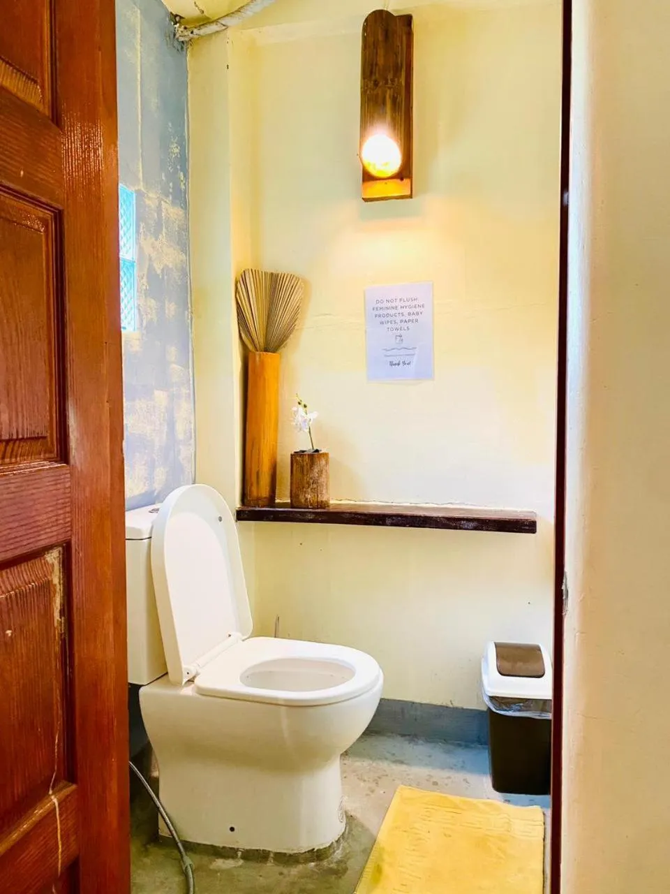 Toilet in Lexias Hostel and Workspace - Siargao