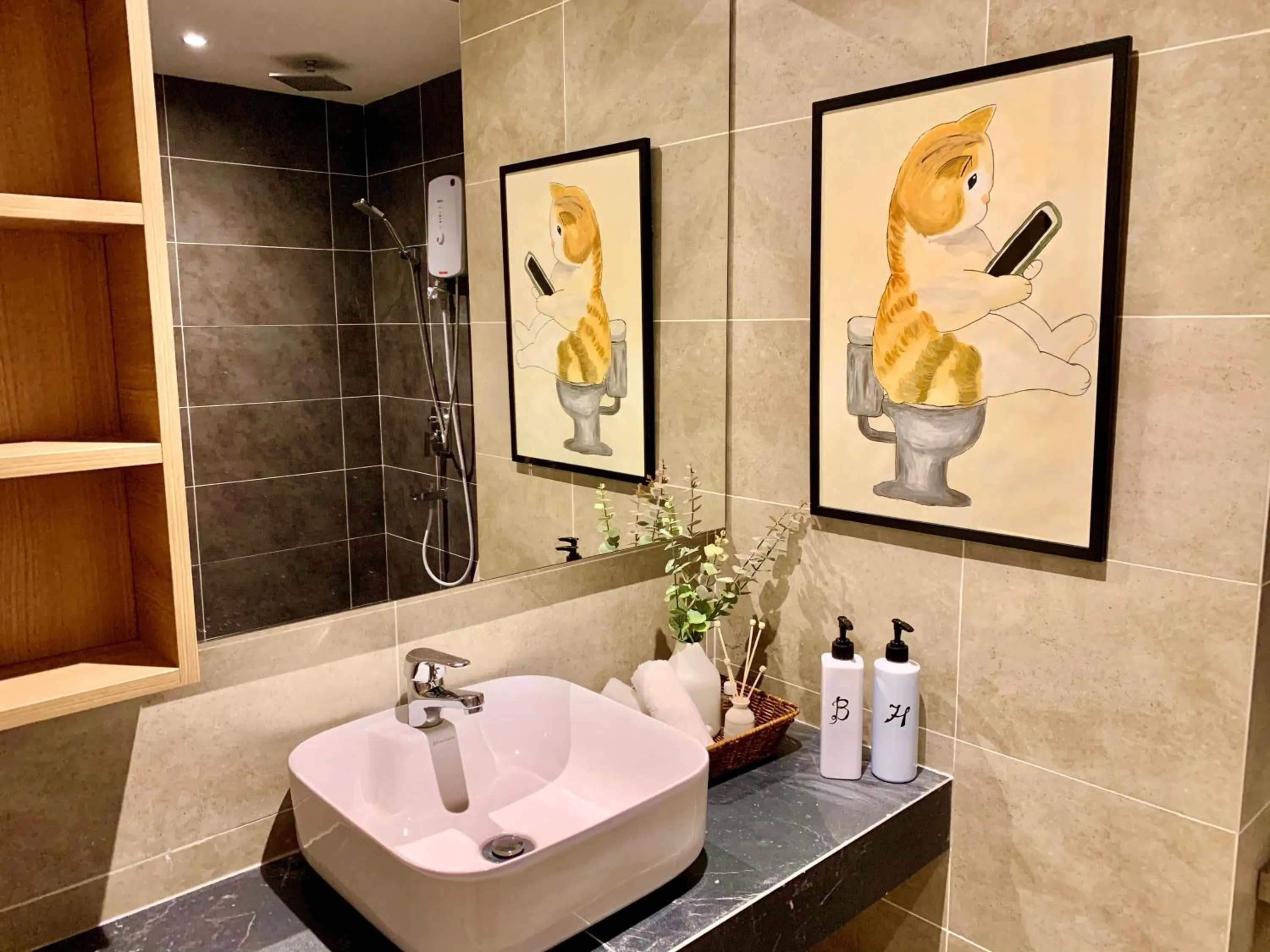 Bathroom in Deco Home @ Aru Suites