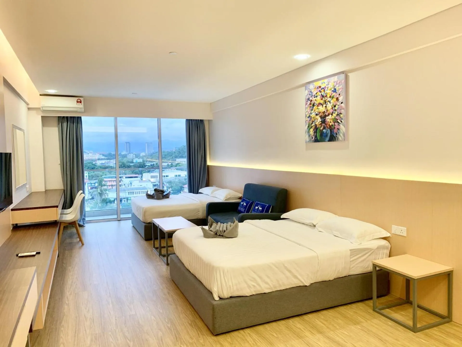 TV and multimedia, Bed in Deco Home @ Aru Suites