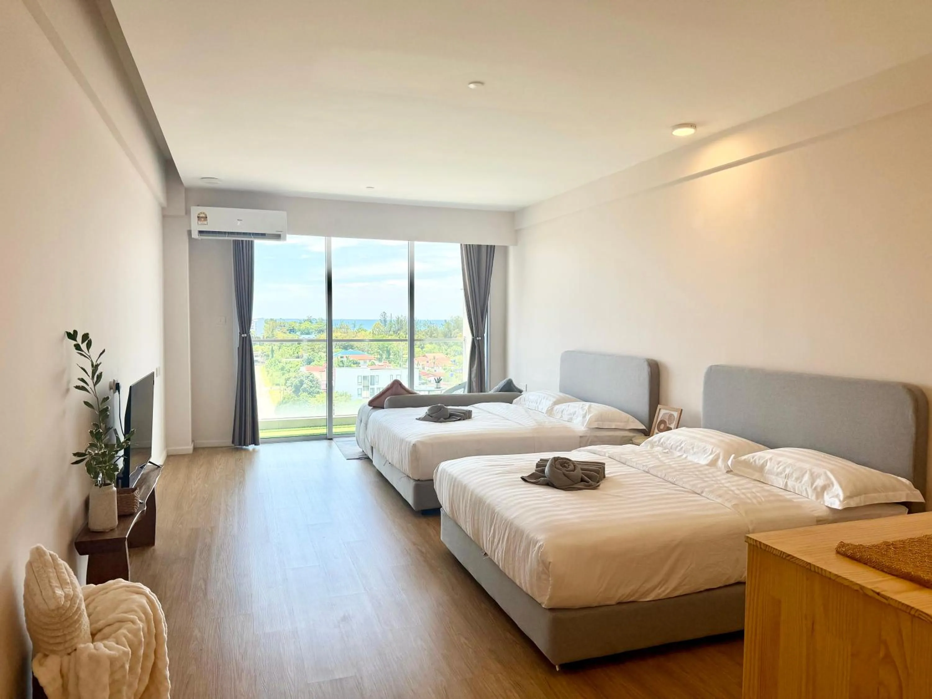 Bedroom, Bed in Deco Home @ Aru Suites