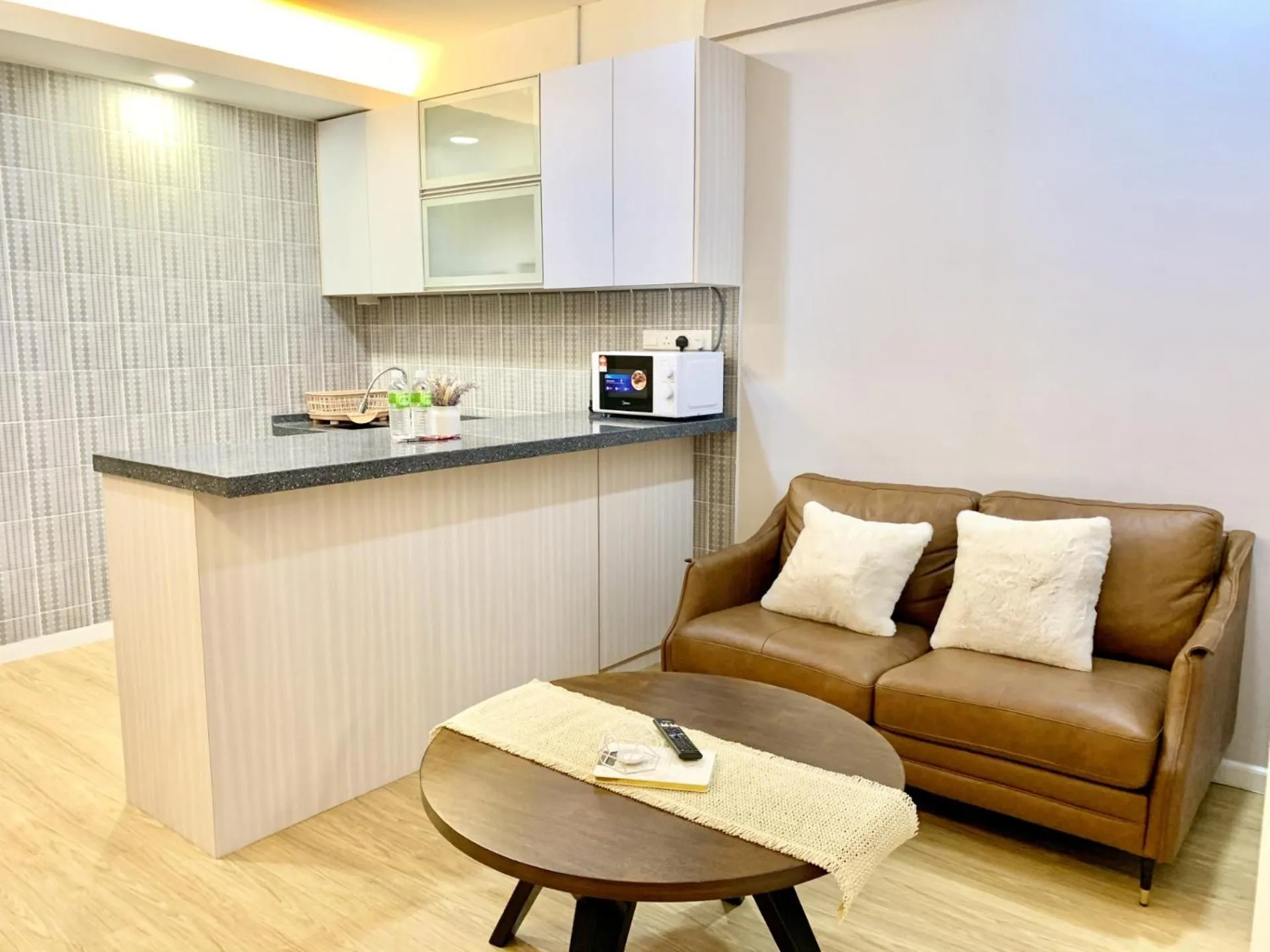 Kitchen or kitchenette in Deco Home @ Aru Suites