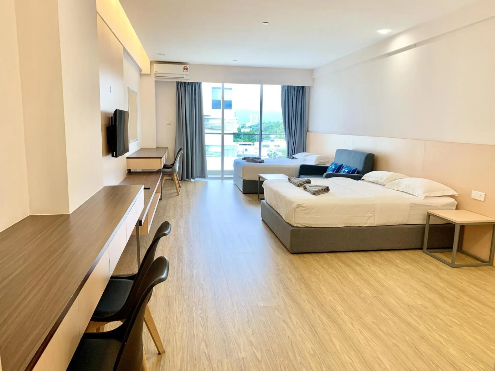 TV and multimedia, Bed in Deco Home @ Aru Suites