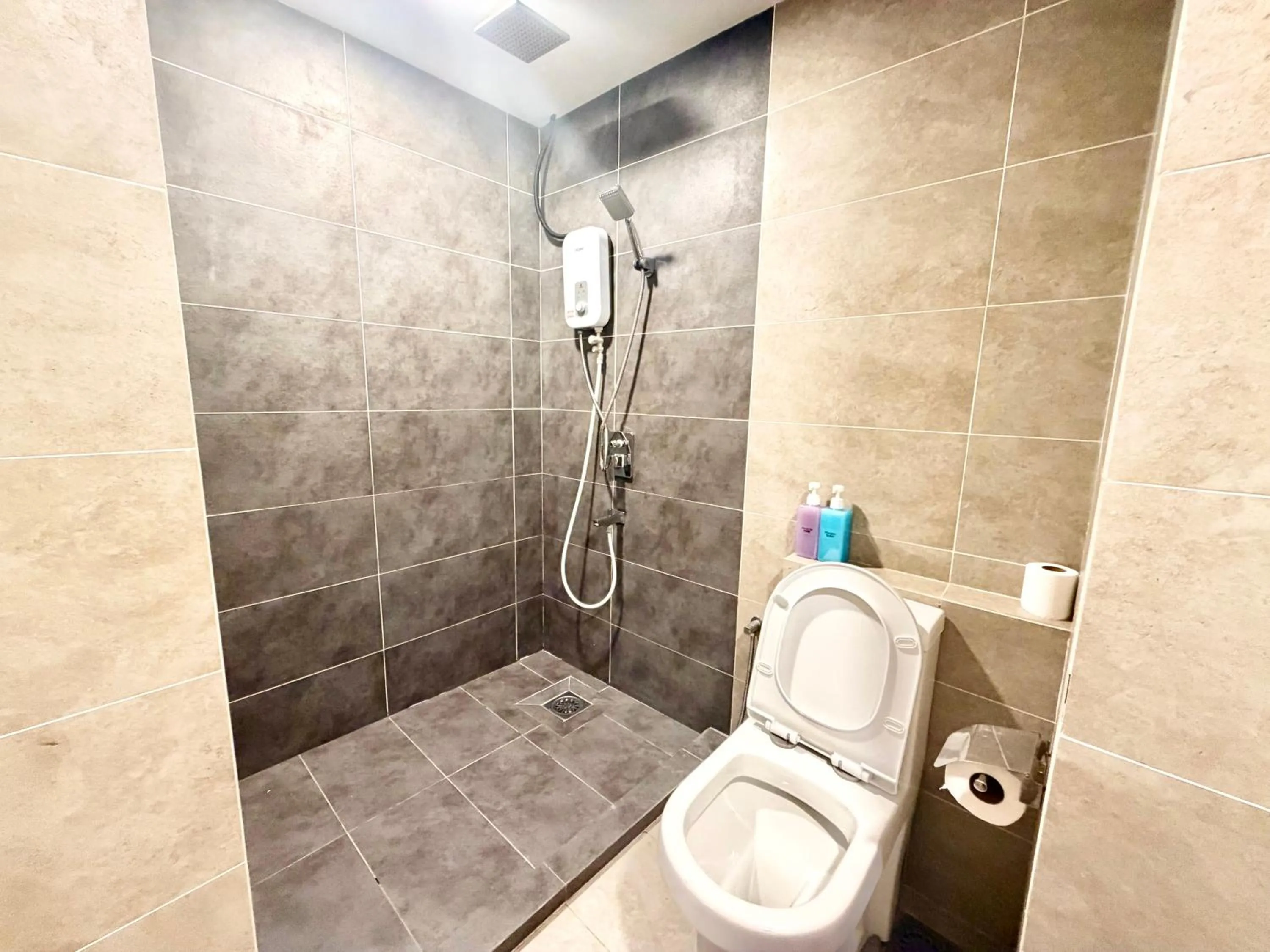 Bathroom in Deco Home @ Aru Suites