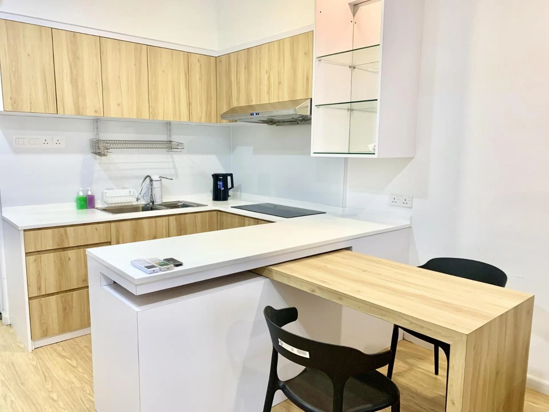 Kitchen or kitchenette in Deco Home @ Aru Suites